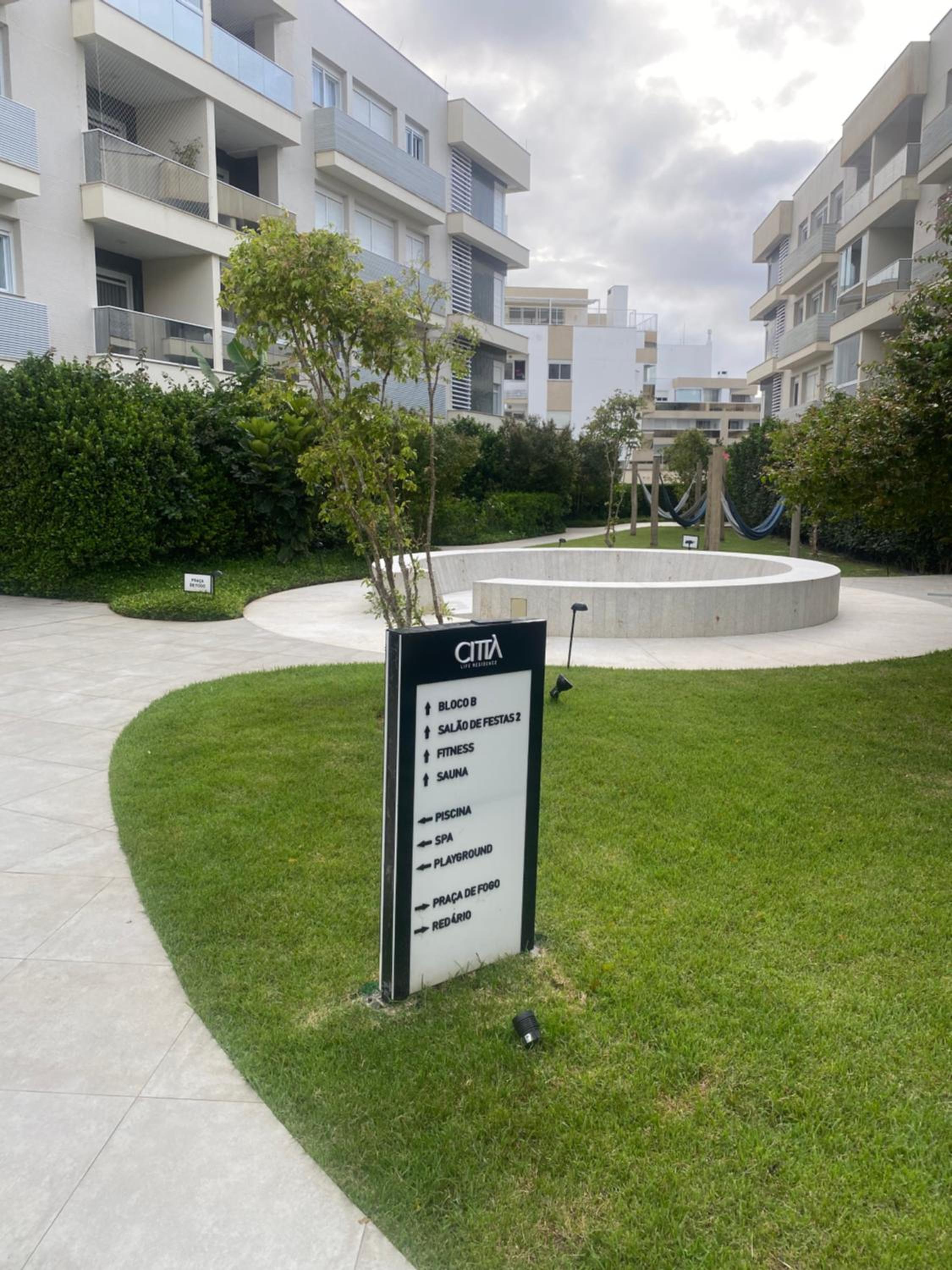 Apartamento novo de 02 suítes em Jurerê