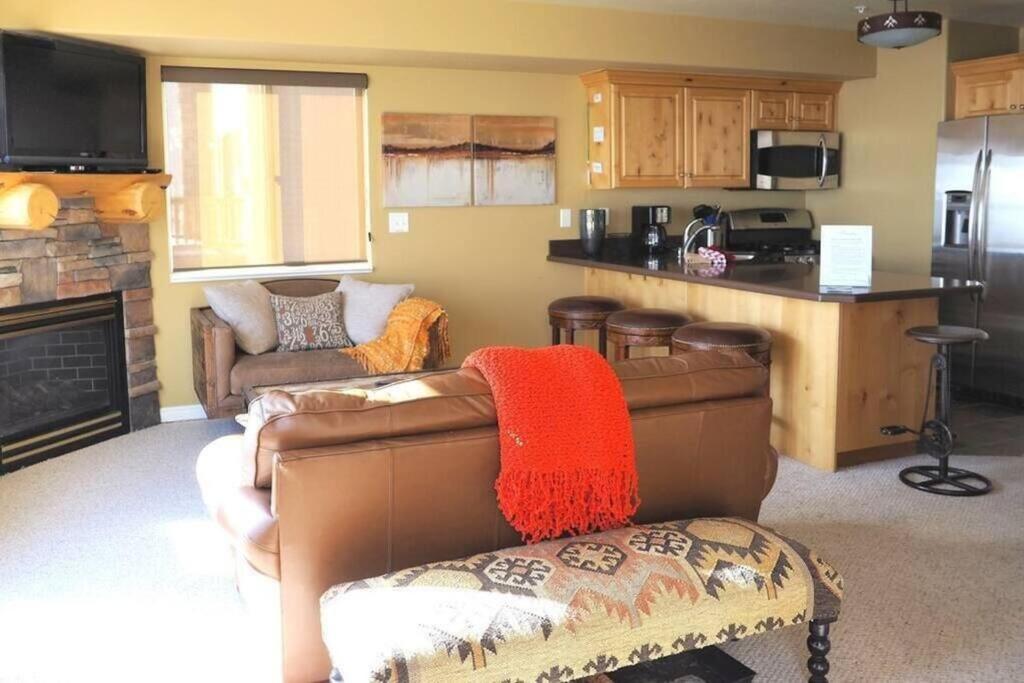 Light and Bright Mountain View Condo view 2