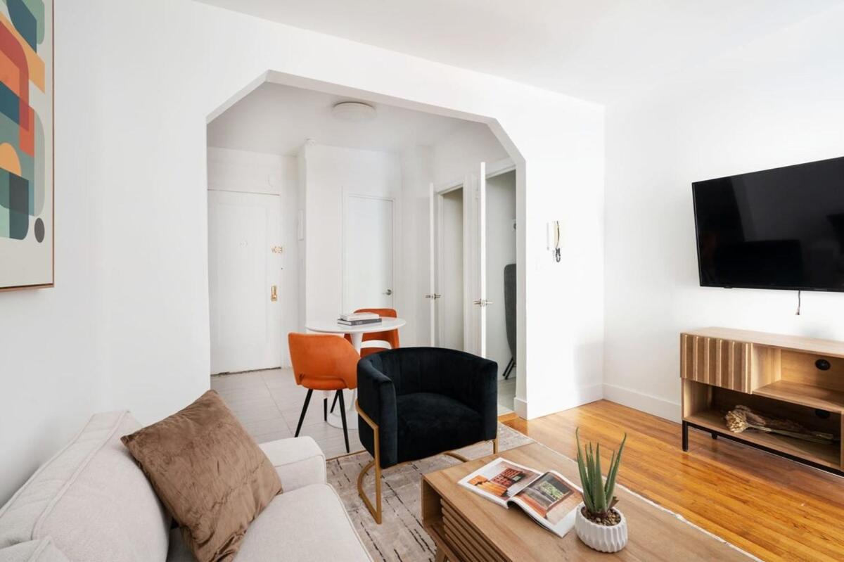 444-3A Newly renovated 1BR - Elevator Building