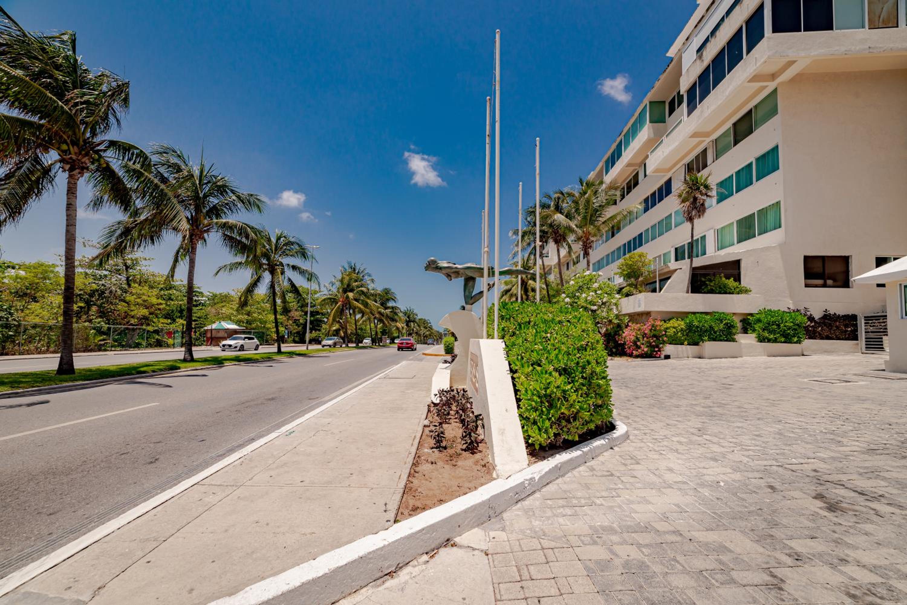 Brisas Condos by LivIN Cancun