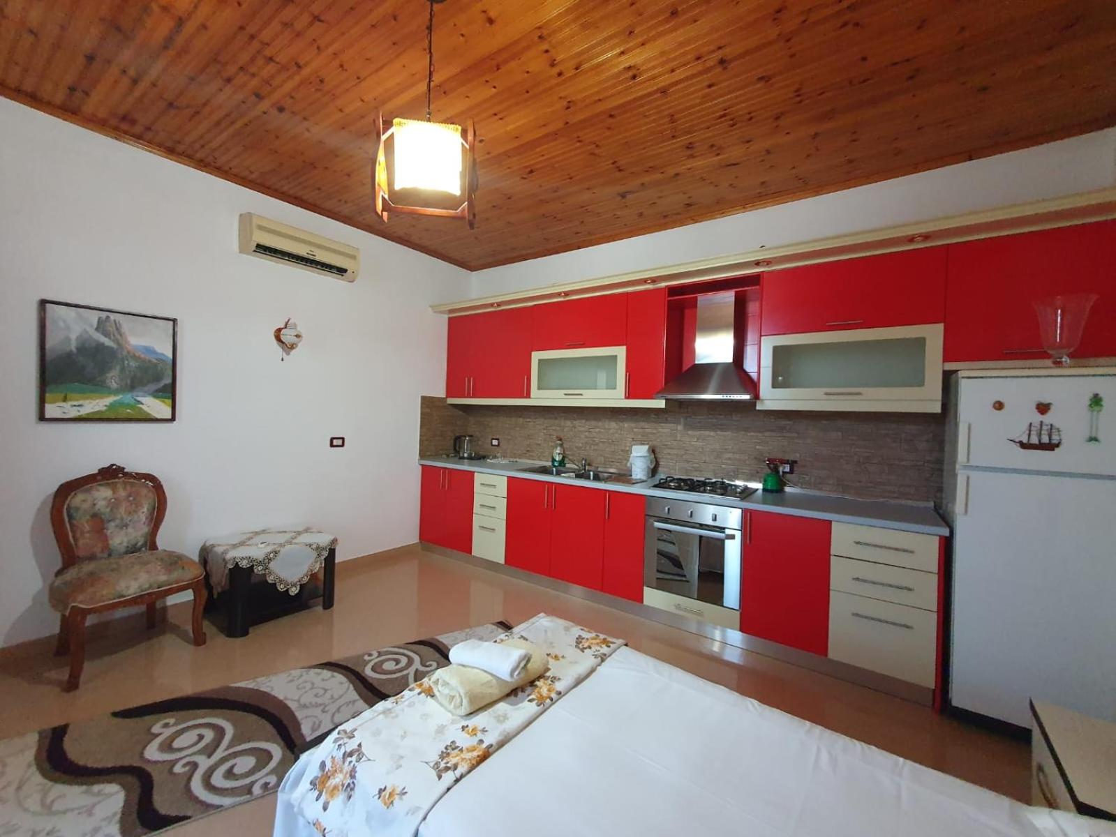 Sara Guesthouse