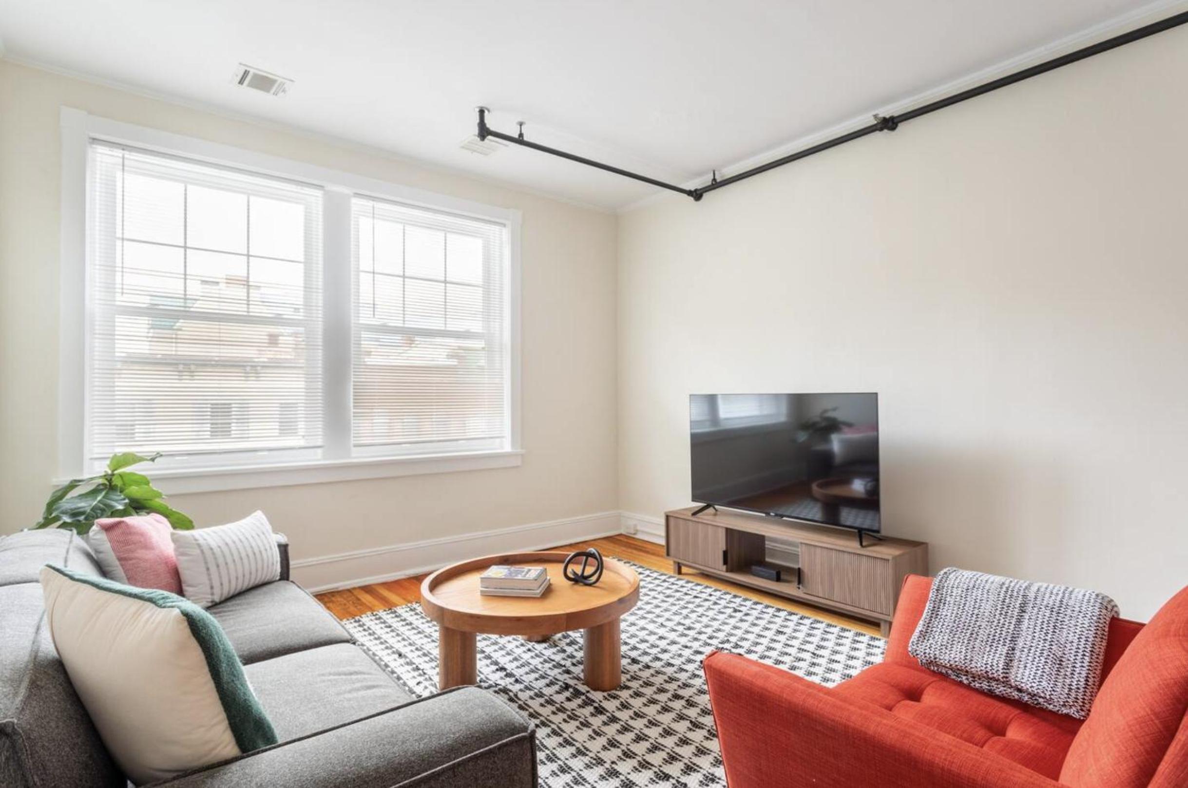 Fun & Funky 2BR in Downtown Princeton view 4