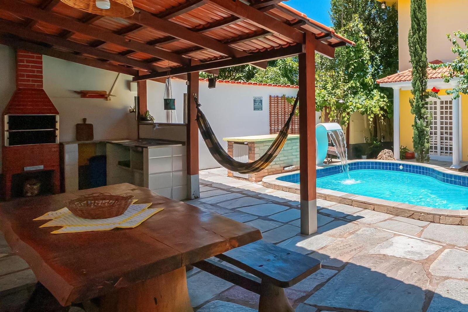 Puro Luxo Menor Preço dw Pirenópolis Na cidade Com Piscina Aquecida e Cascata Ar Condicuonado Área Gourmet Área de Lazer Pertinho de Todo E ganha passeio!