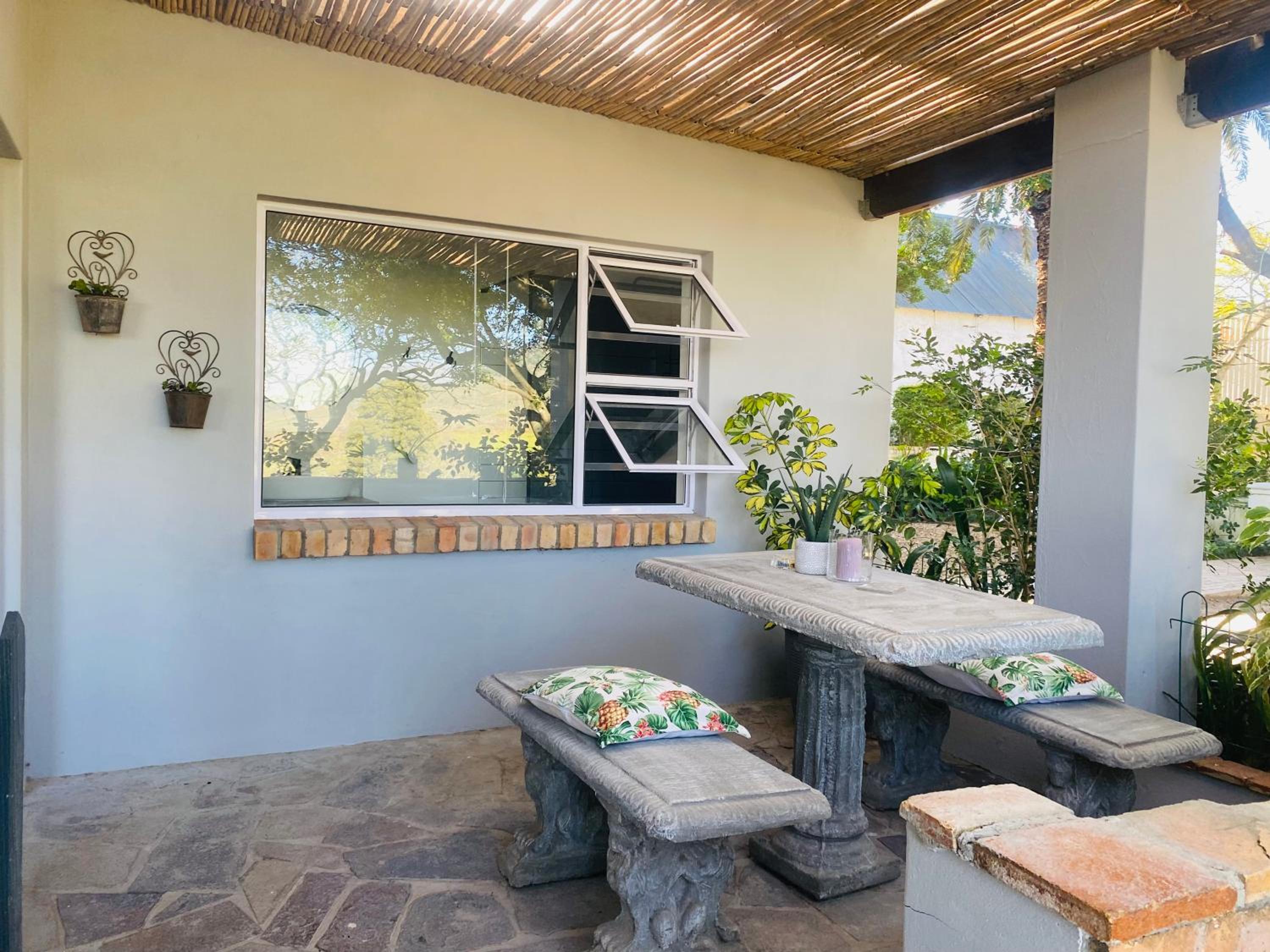 Winelands guest room - Image 5
