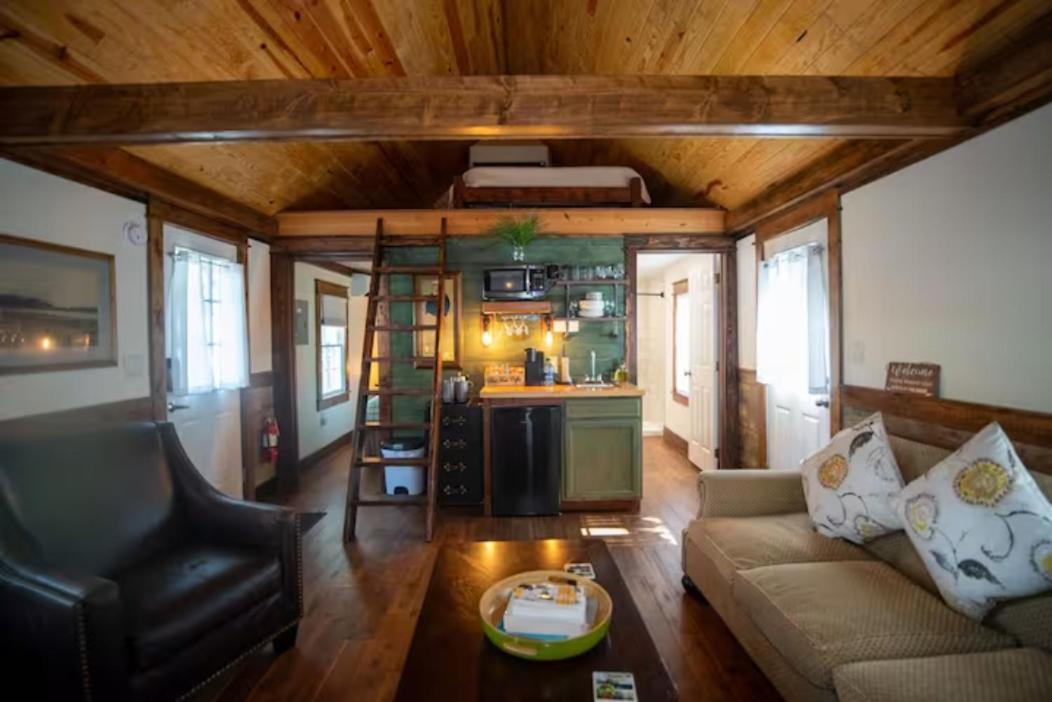 Wedgefield Bed & Breakfast