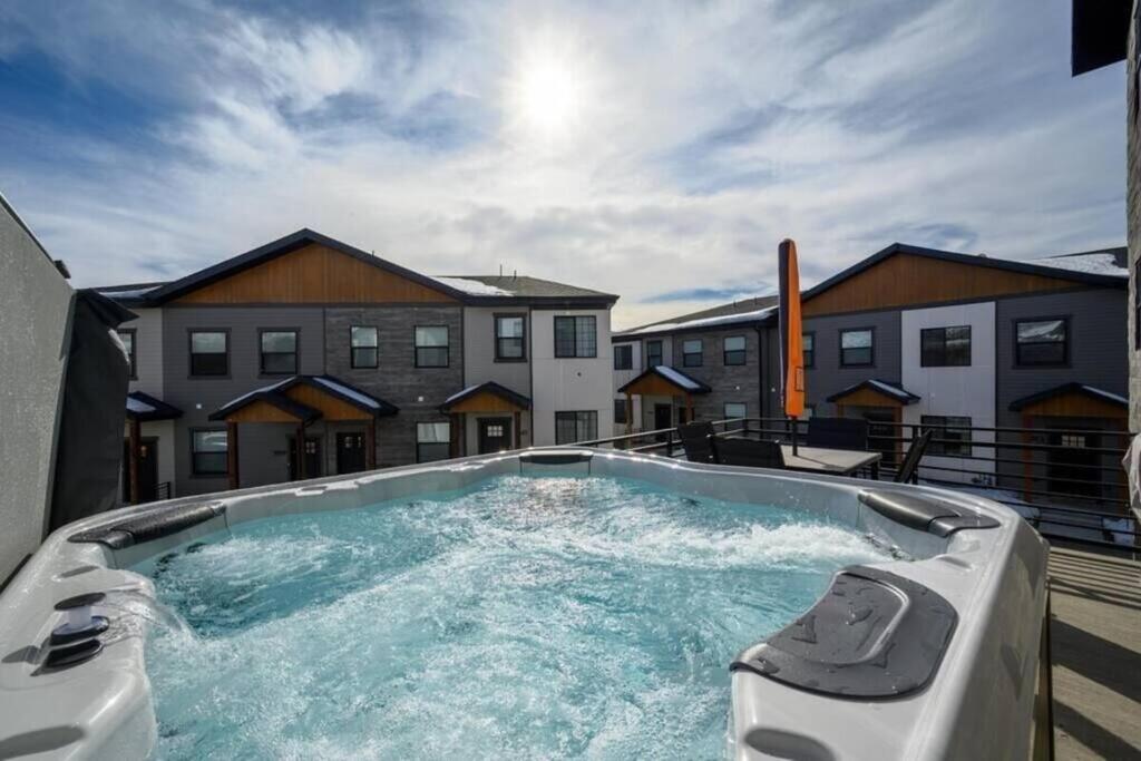 Alpine Deer Hideaway P88Ski LodgeHot Tub Retreat