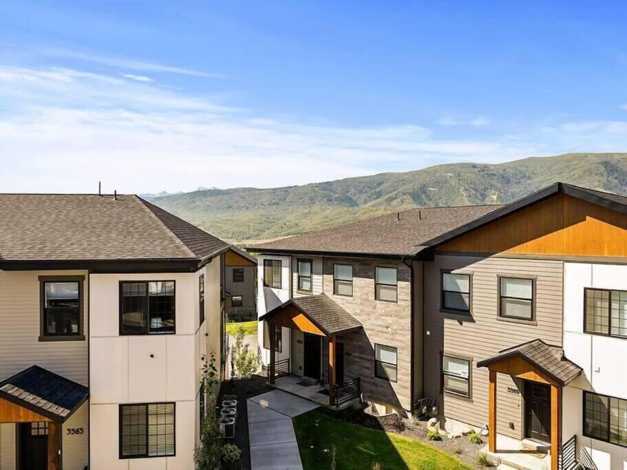 Alpine Deer Hideaway P88Ski LodgeHot Tub Retreat