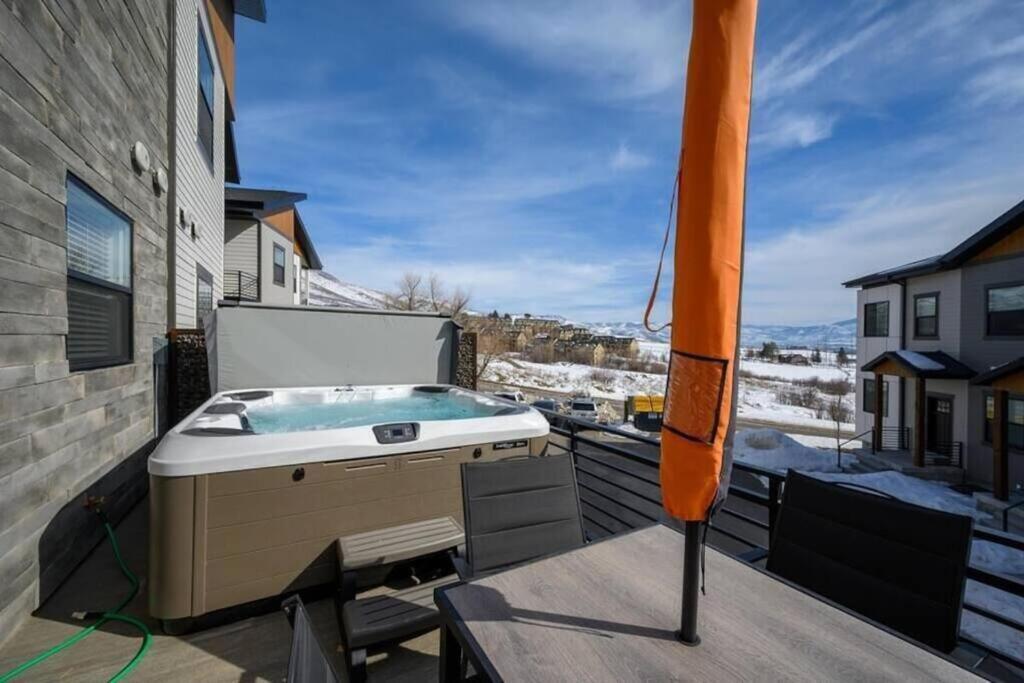 Alpine Deer Hideaway P88Ski LodgeHot Tub Retreat