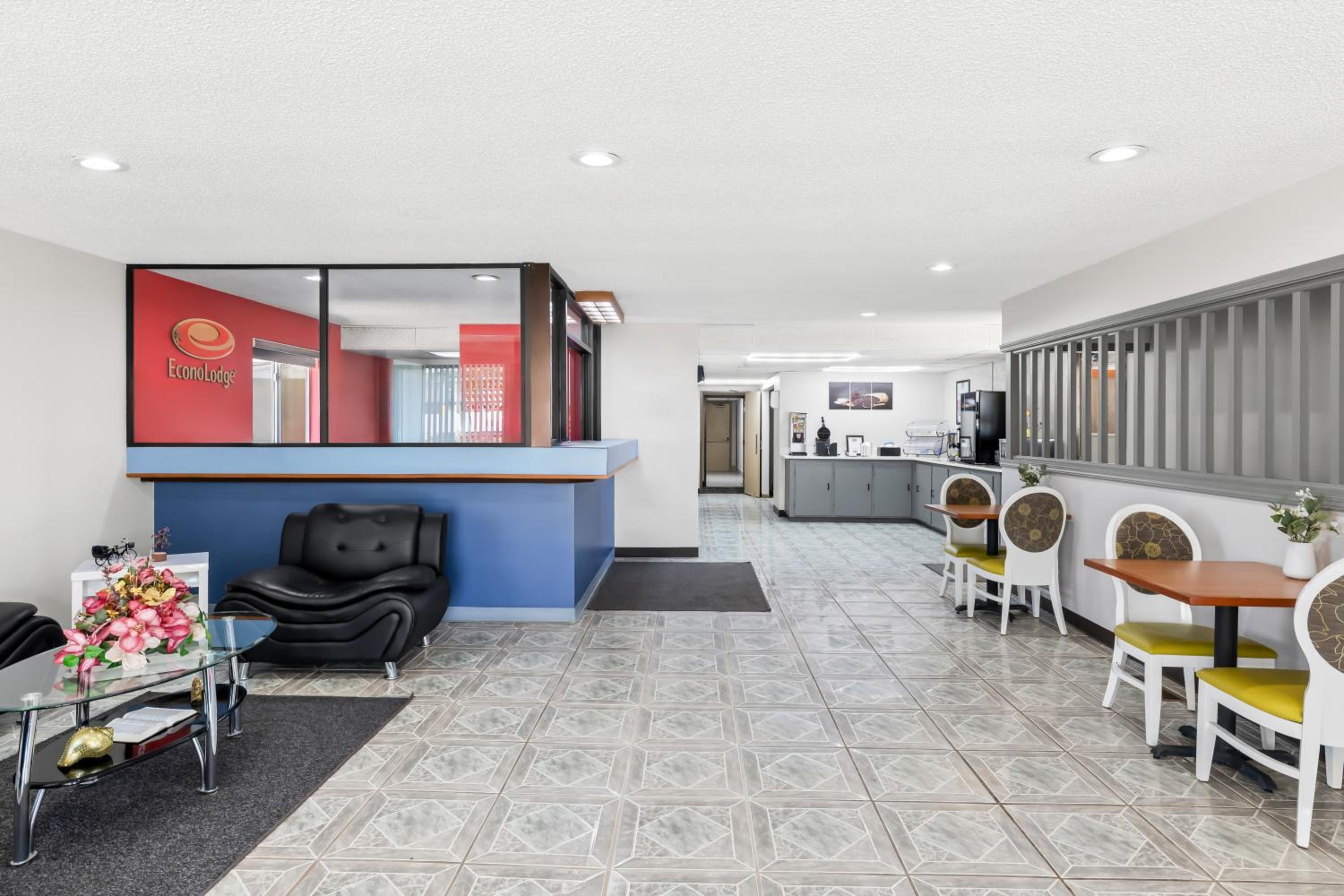 Emporia Vacations - Econo Lodge - Property Image 8