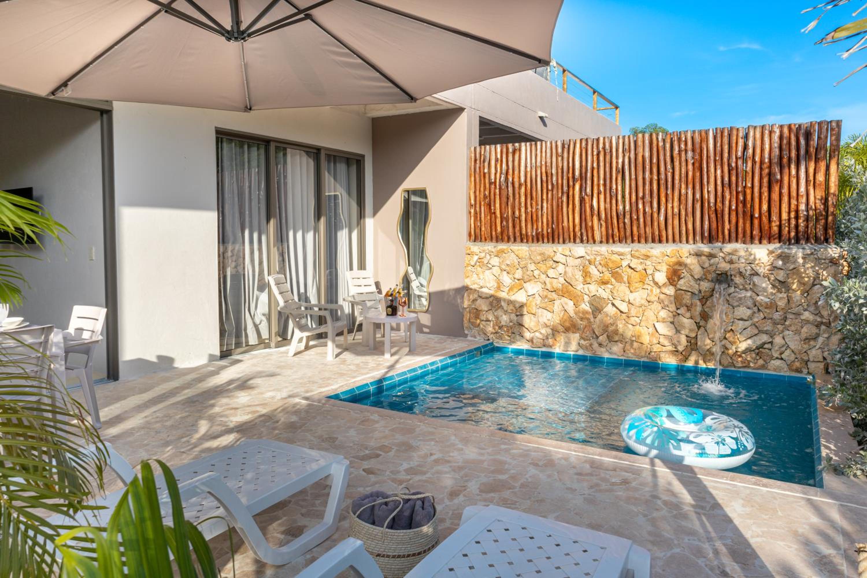 Villa con piscina privada en coveñas sucre