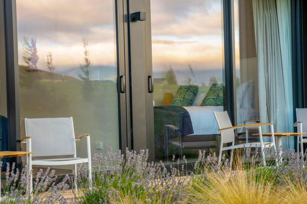 Kōhatu House - Jacks Point Remarkable Paradise view 5