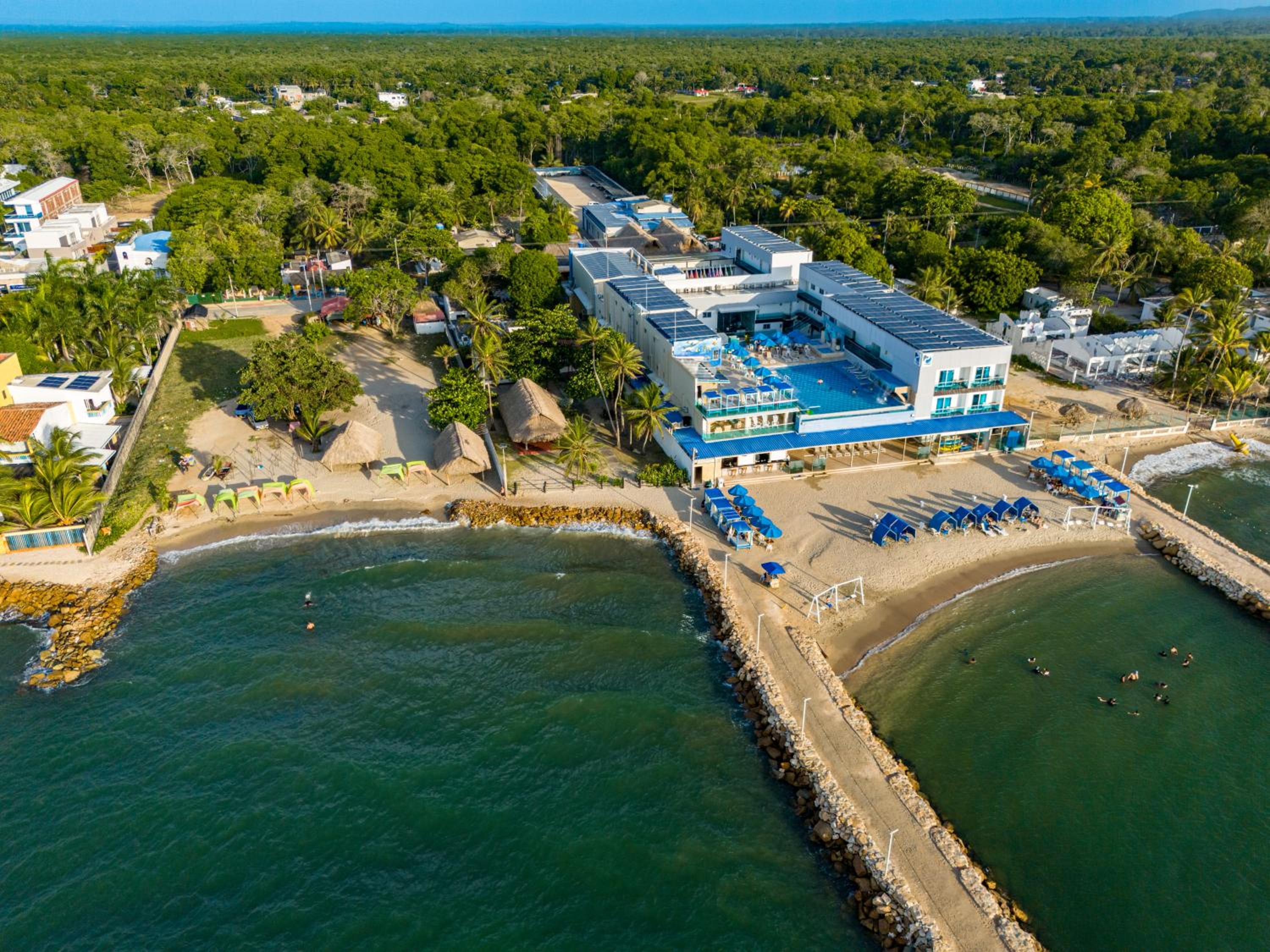 Villa con piscina privada en coveñas sucre