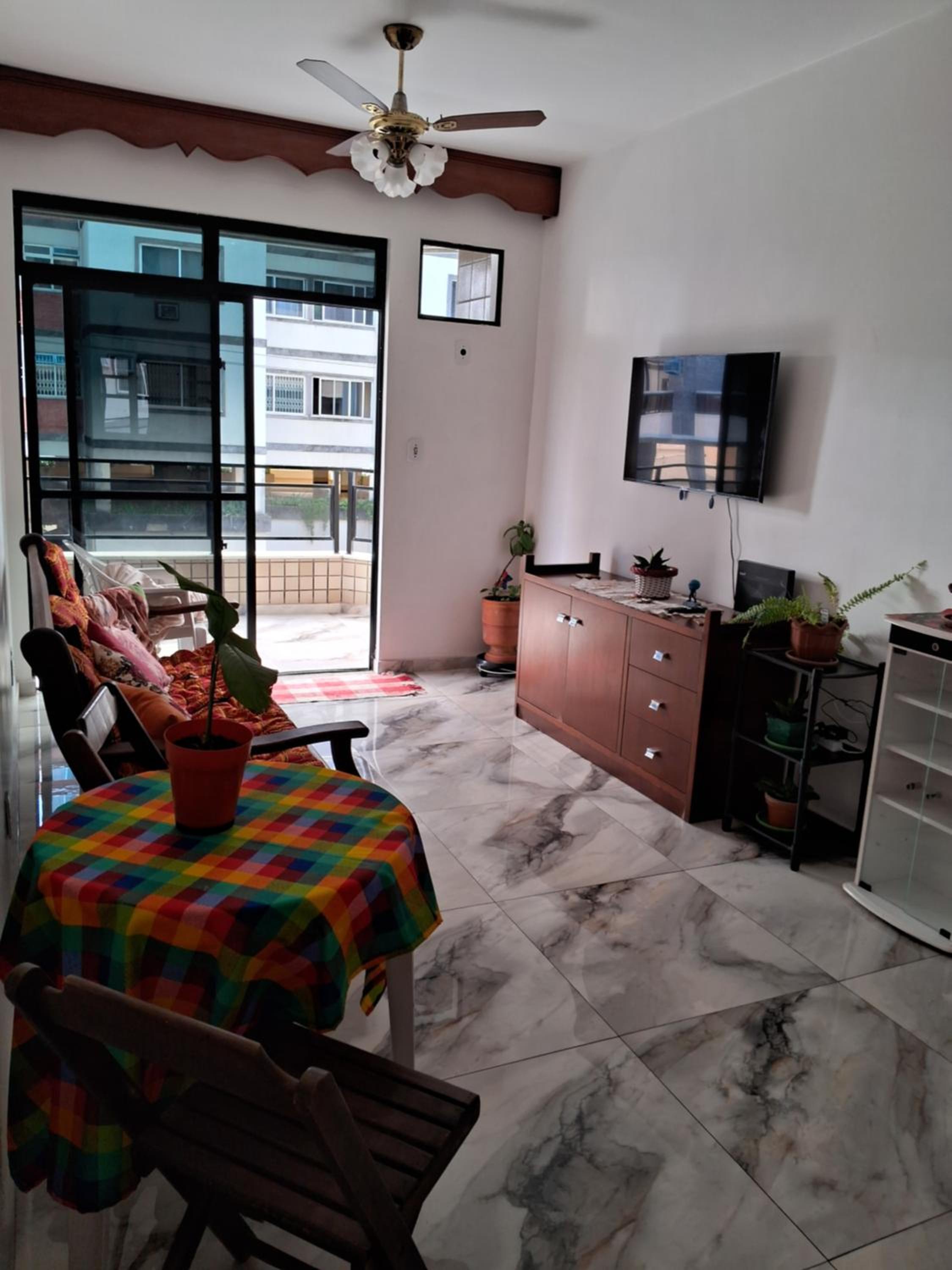 2 qrtos 1quadra da PRAIA DO FORTE com GARAGEM, Varanda, elevador, frente rua com vista livre