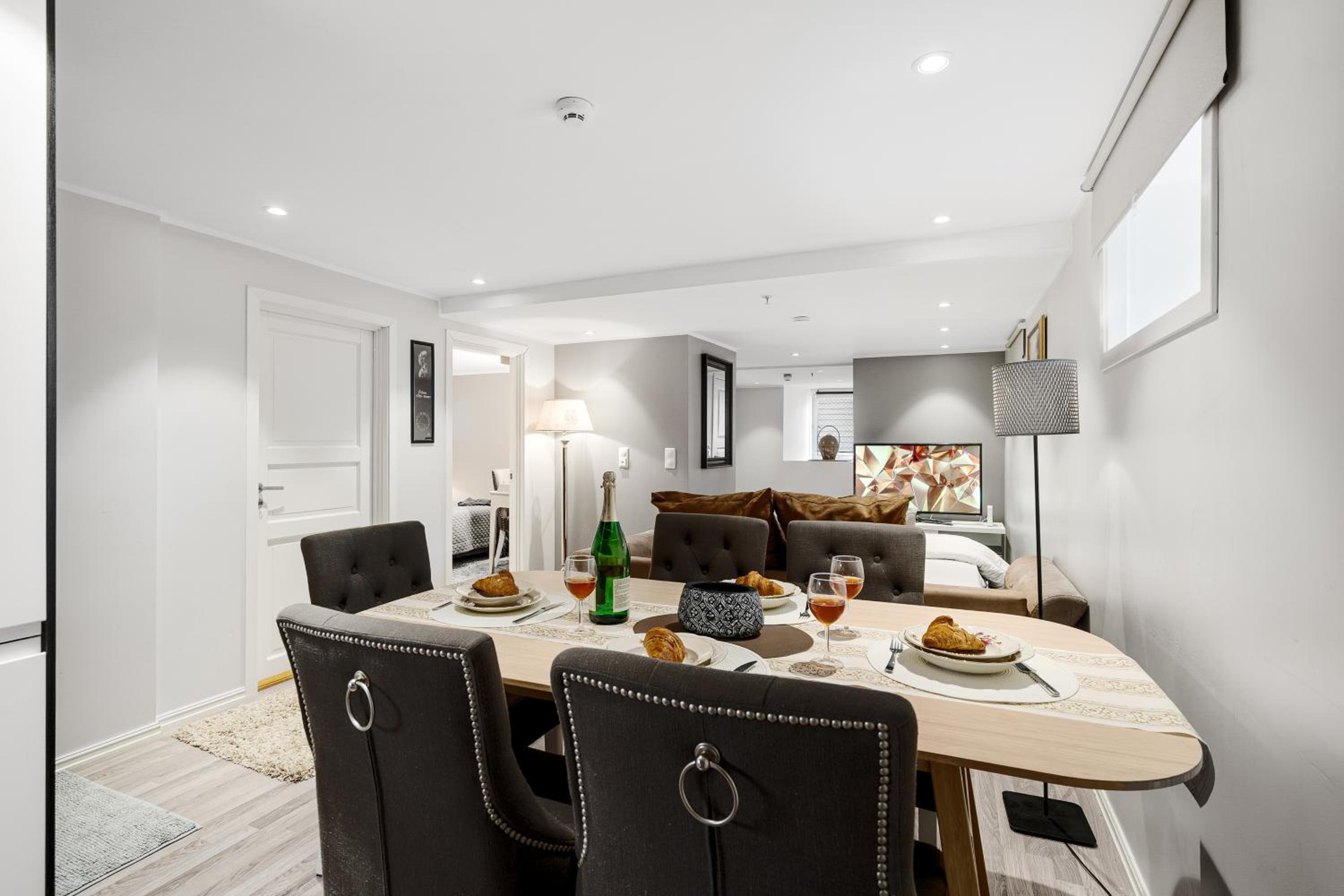 Solsiden Modern stay: King Beds, Private Entry view 5