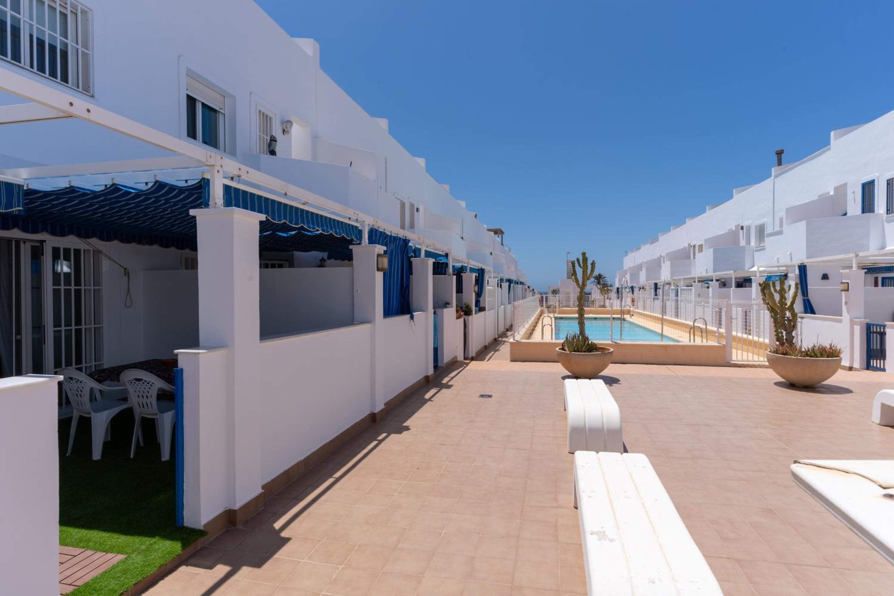 Dúplex con terraza y piscina
