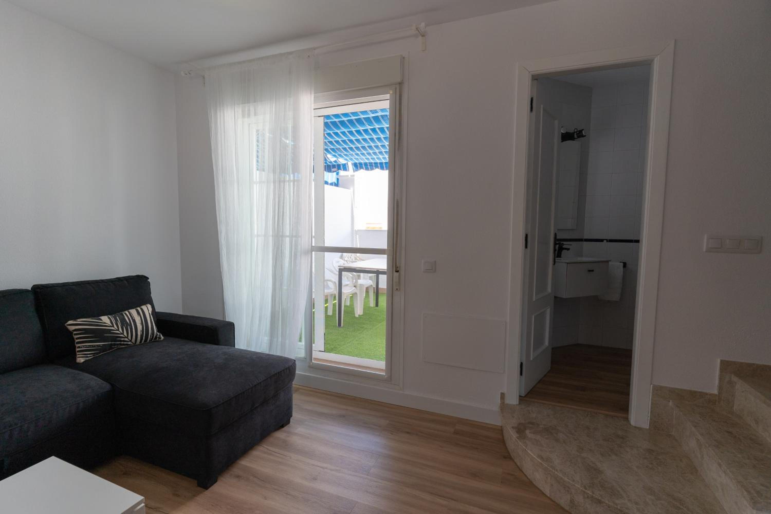 Dúplex con terraza y piscina