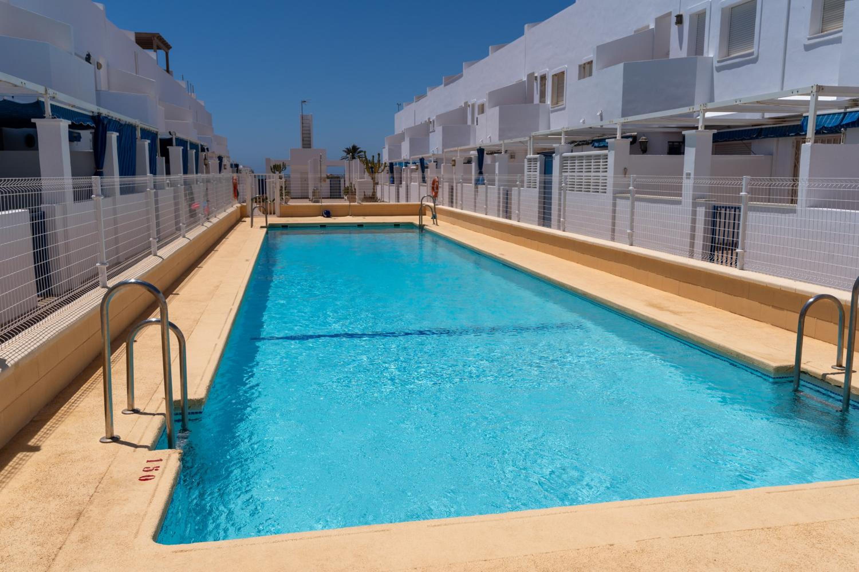 Dúplex con terraza y piscina