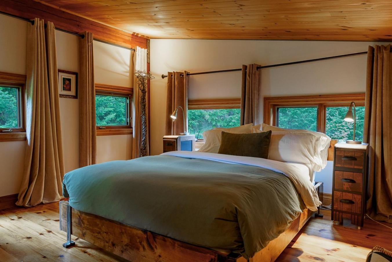 Le Sculptural Nature Escape, hot tub, Billiards