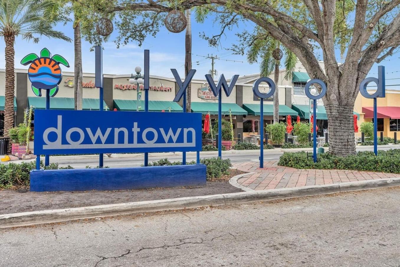Stylish Hollywood One Bedroom Close To Beach view 4