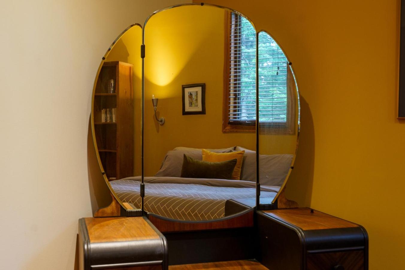 Le Sculptural Nature Escape, hot tub, Billiards