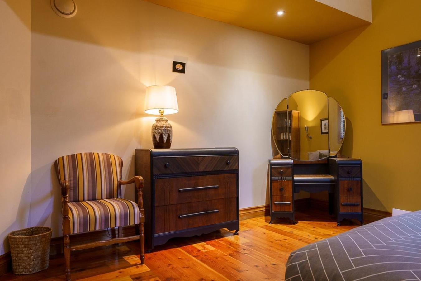 Le Sculptural Nature Escape, hot tub, Billiards
