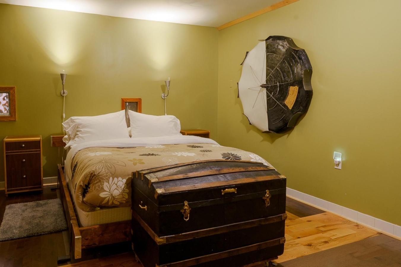 Le Sculptural Nature Escape, hot tub, Billiards