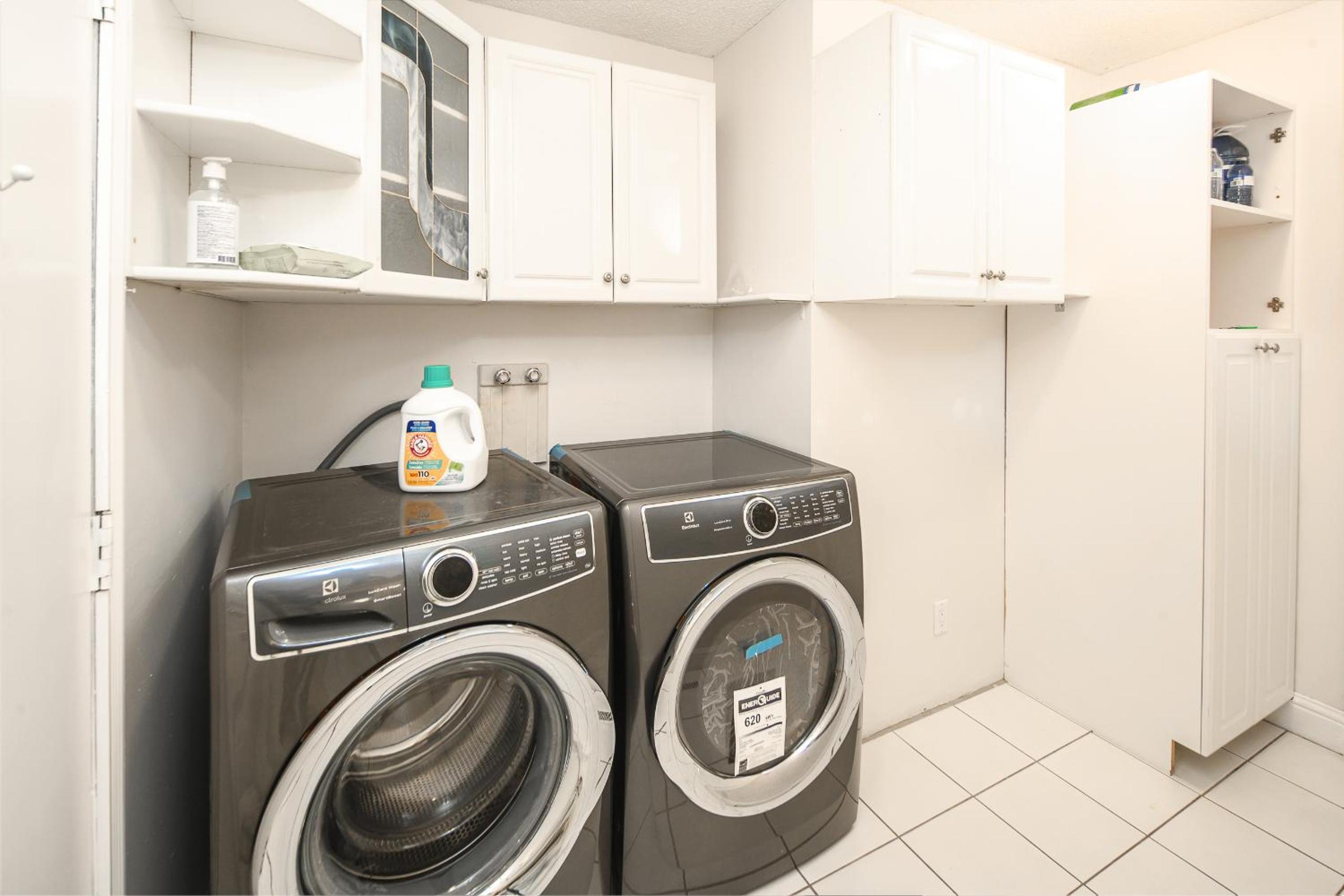 3BR3BA House with AC Pets OK