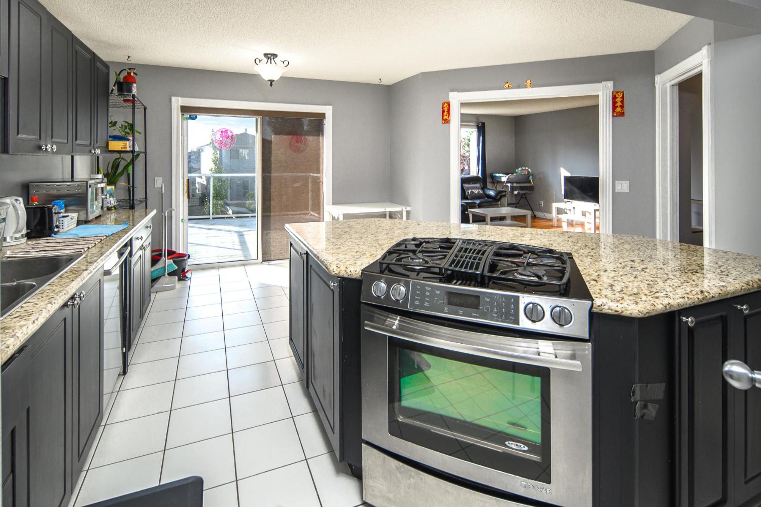 3BR3BA House with AC Pets OK