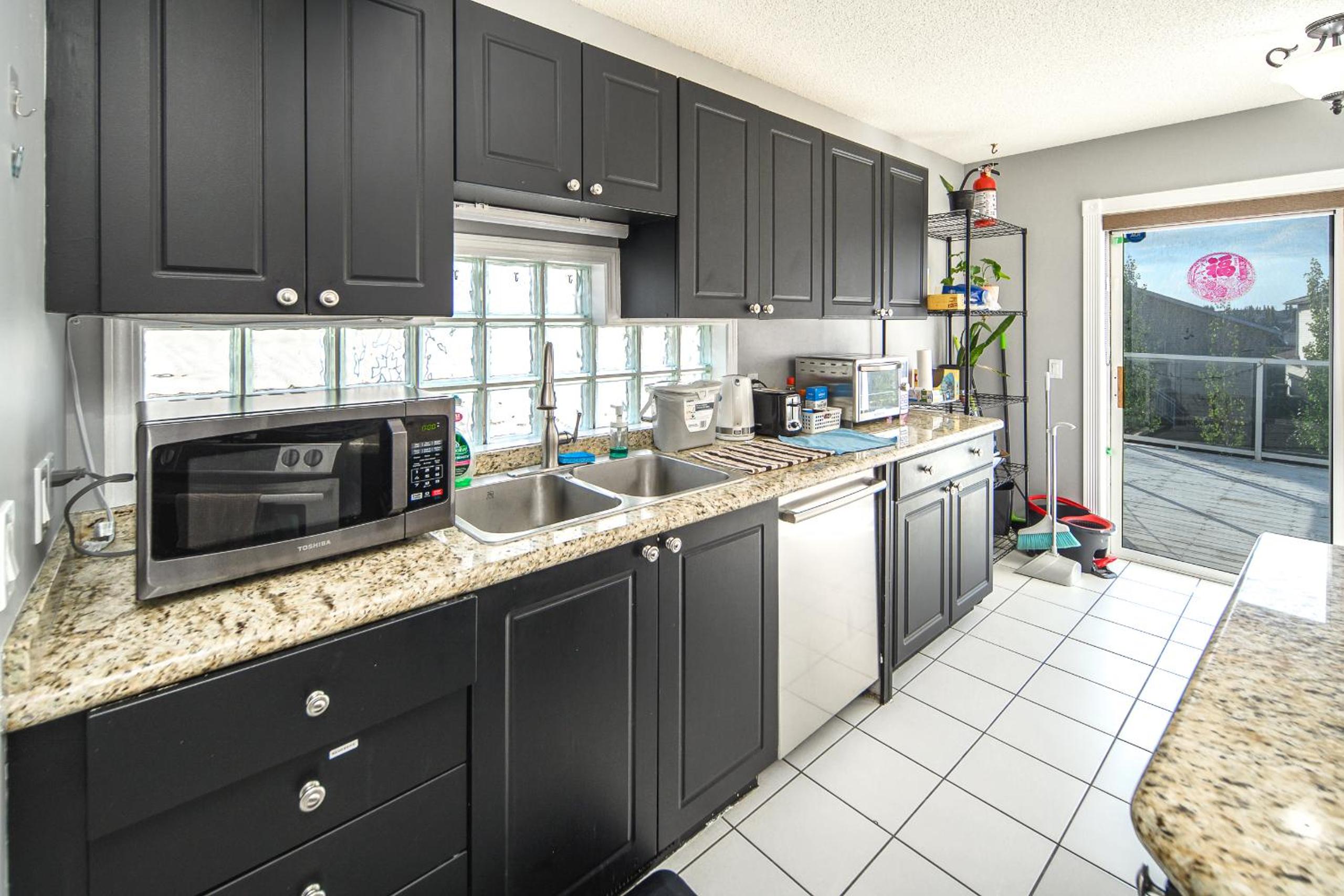 3BR3BA House with AC Pets OK