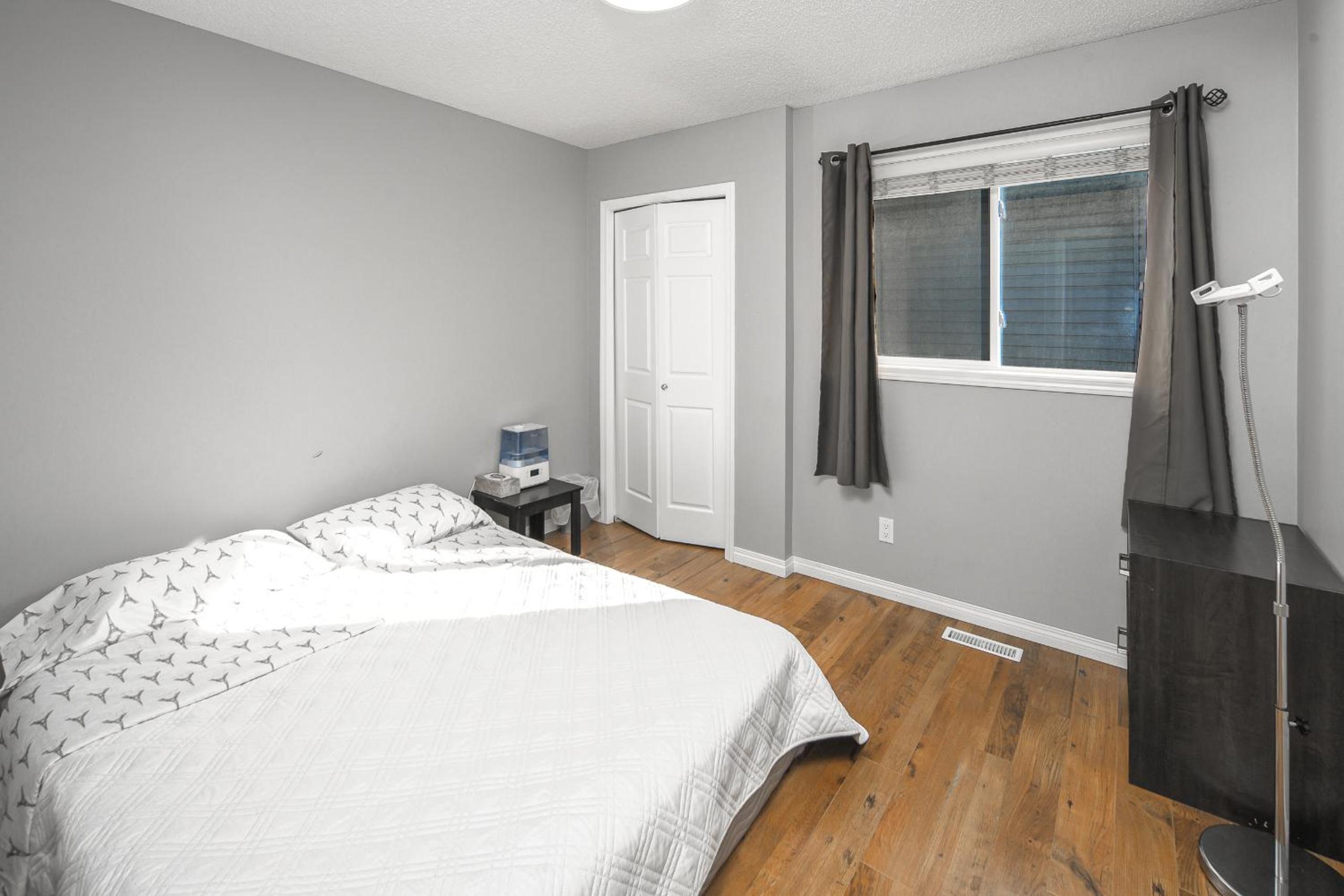 3BR3BA House with AC Pets OK
