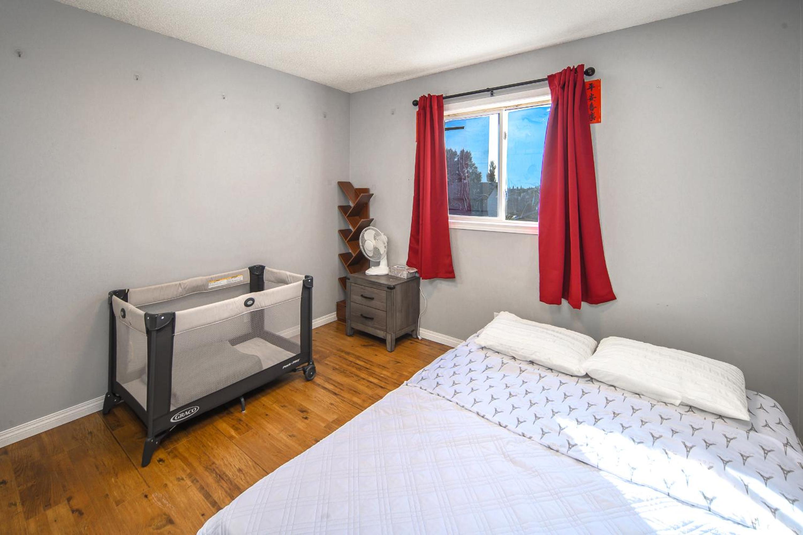 3BR3BA House with AC Pets OK