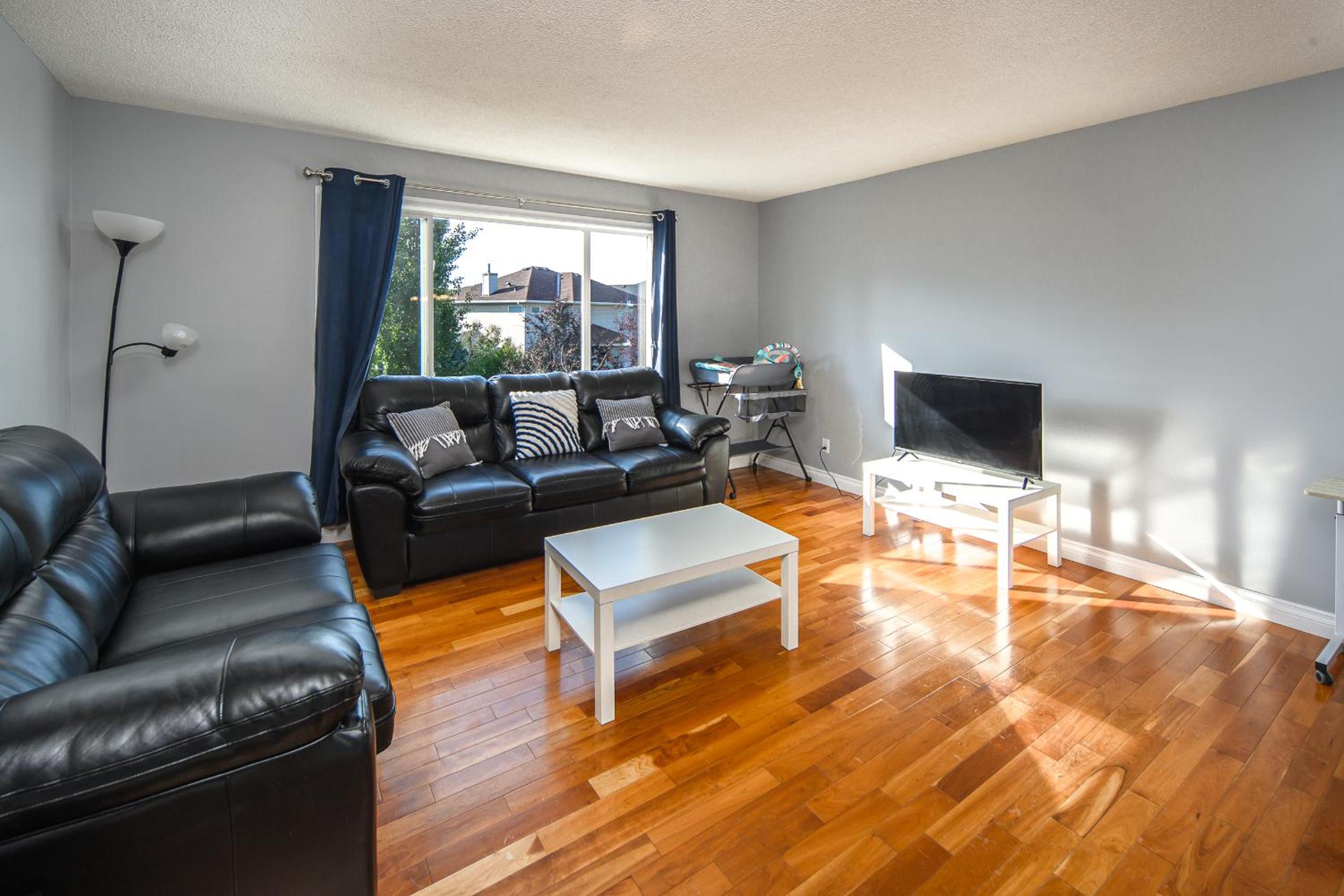 3BR3BA House with AC Pets OK