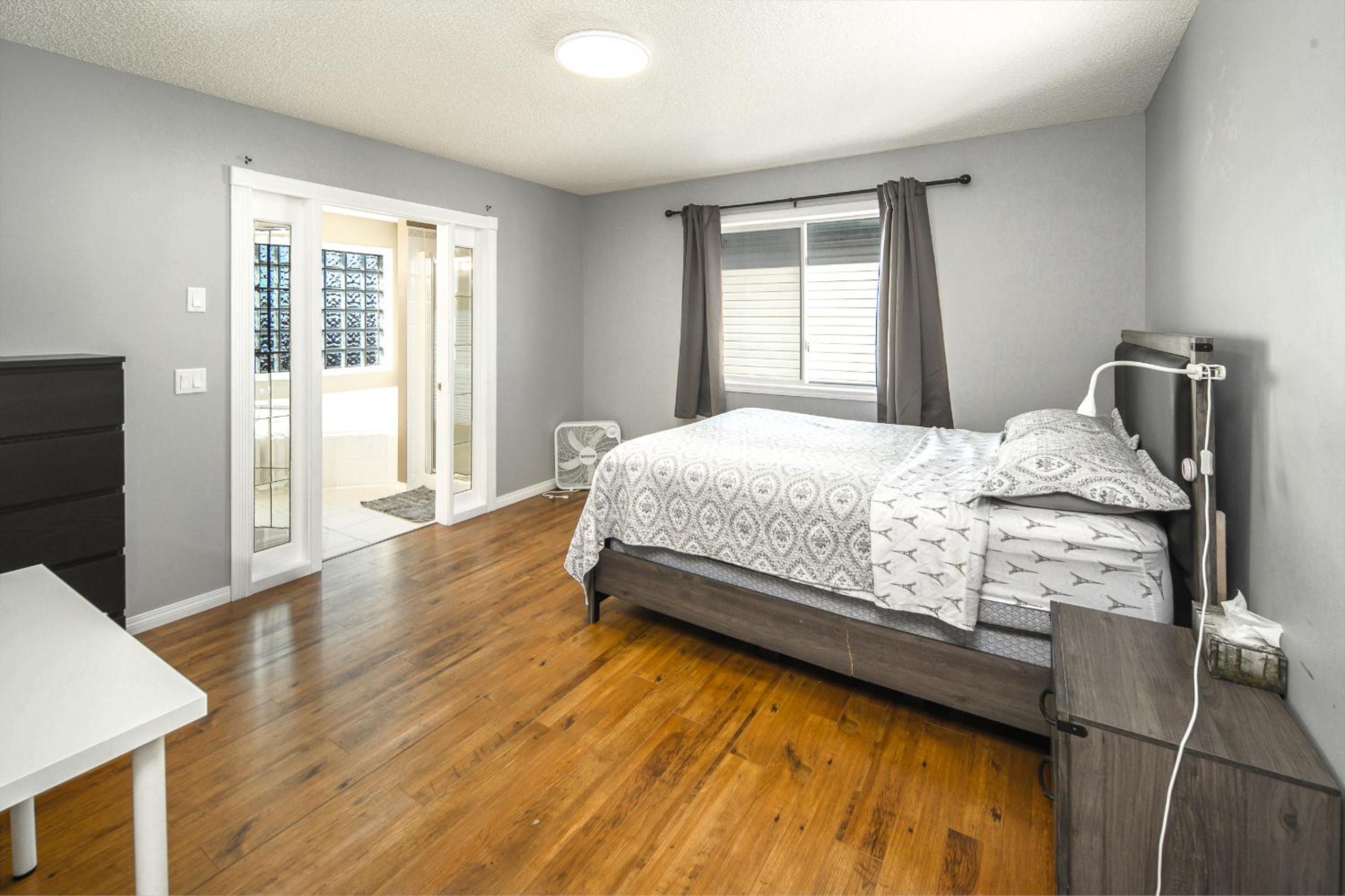 3BR3BA House with AC Pets OK