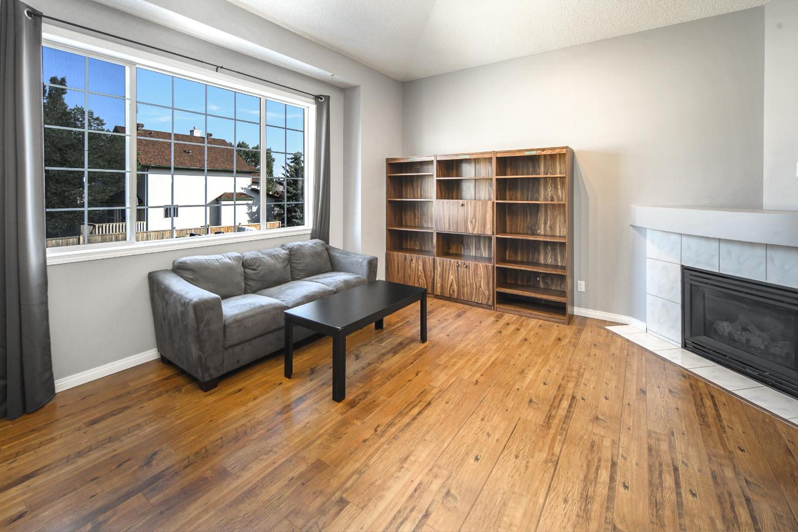 3BR3BA House with AC Pets OK