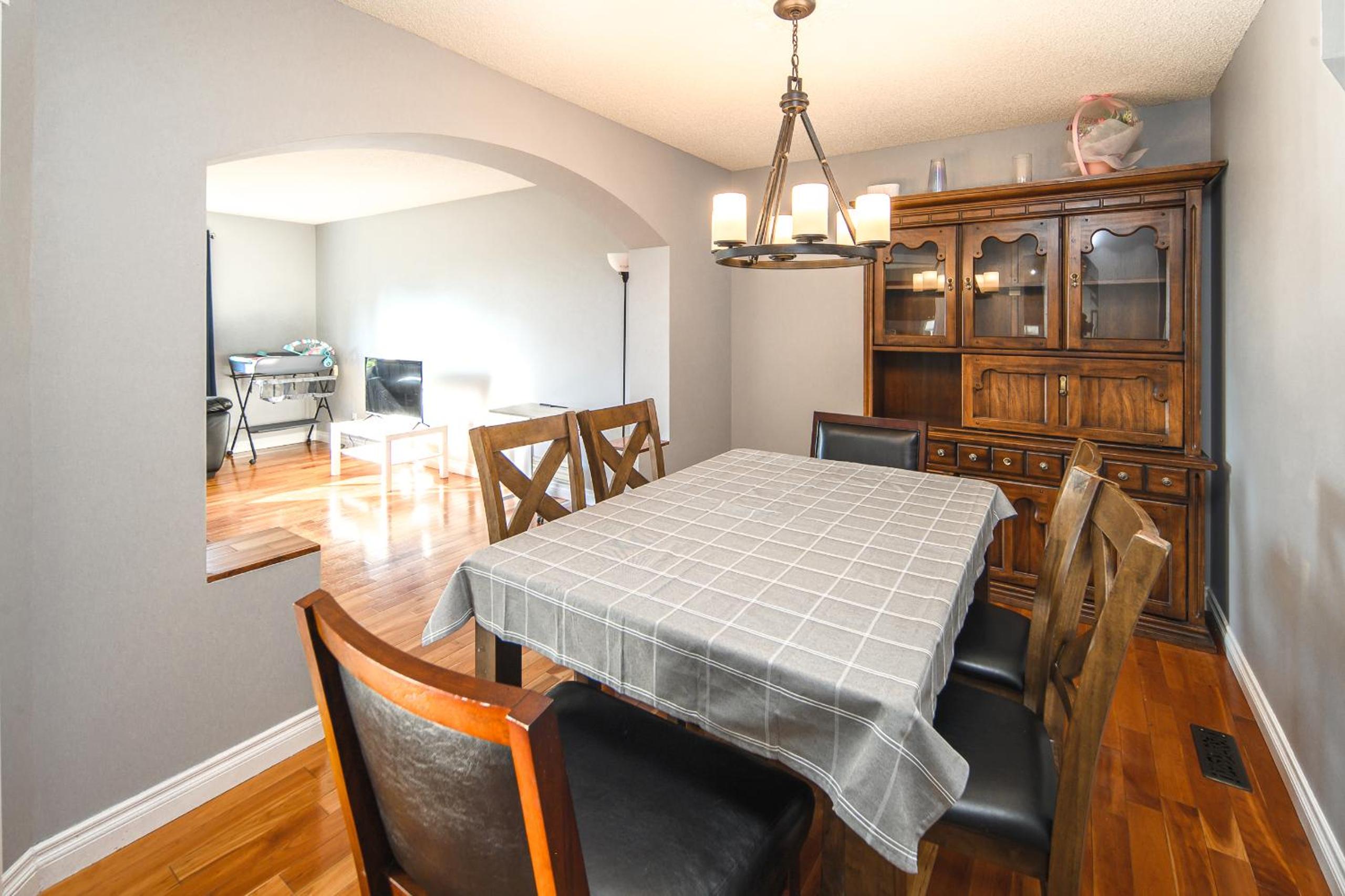 3BR3BA House with AC Pets OK