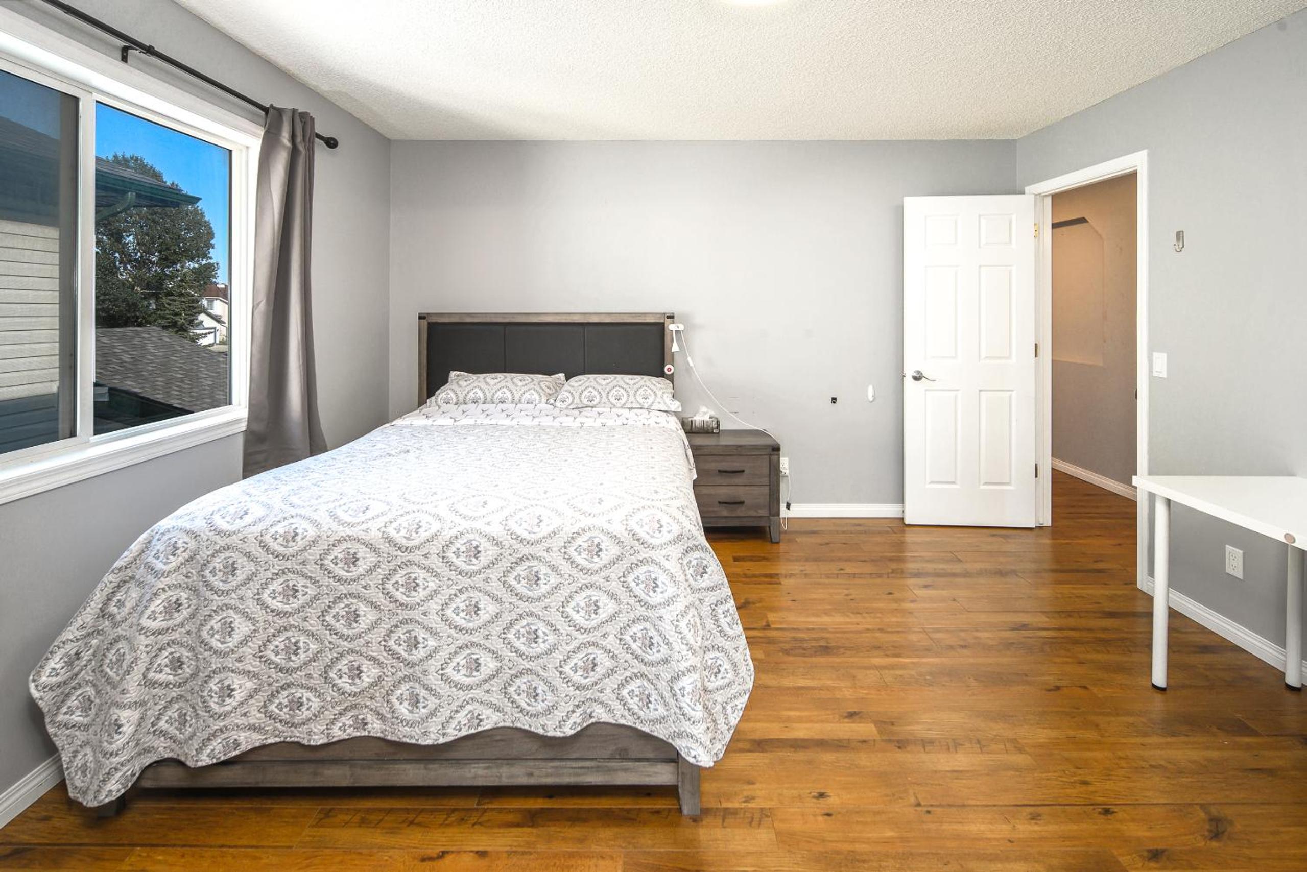 3BR3BA House with AC Pets OK