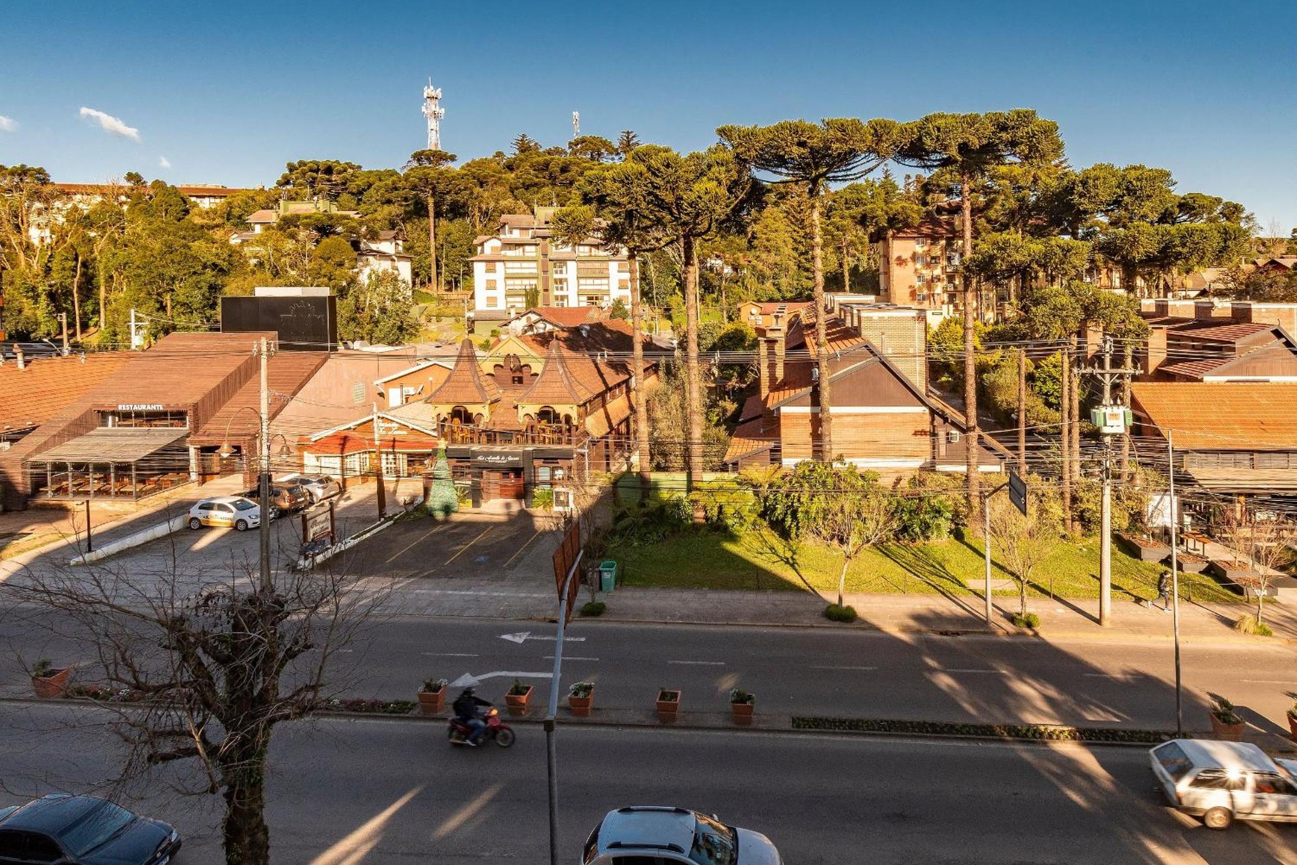 A apenas 300 mts da Rua Coberta, no exclusivo Via Florida