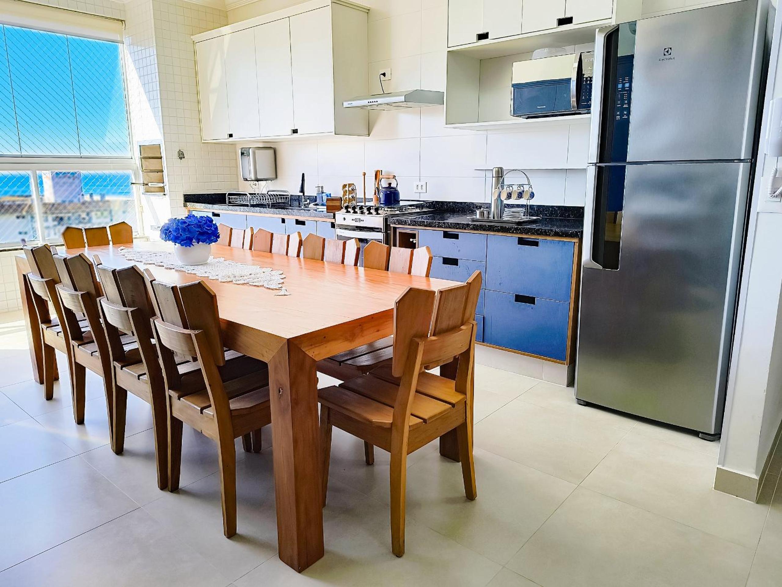 Apartamentos a 100m Praia das Toninhas PISCINA AQUECIDA