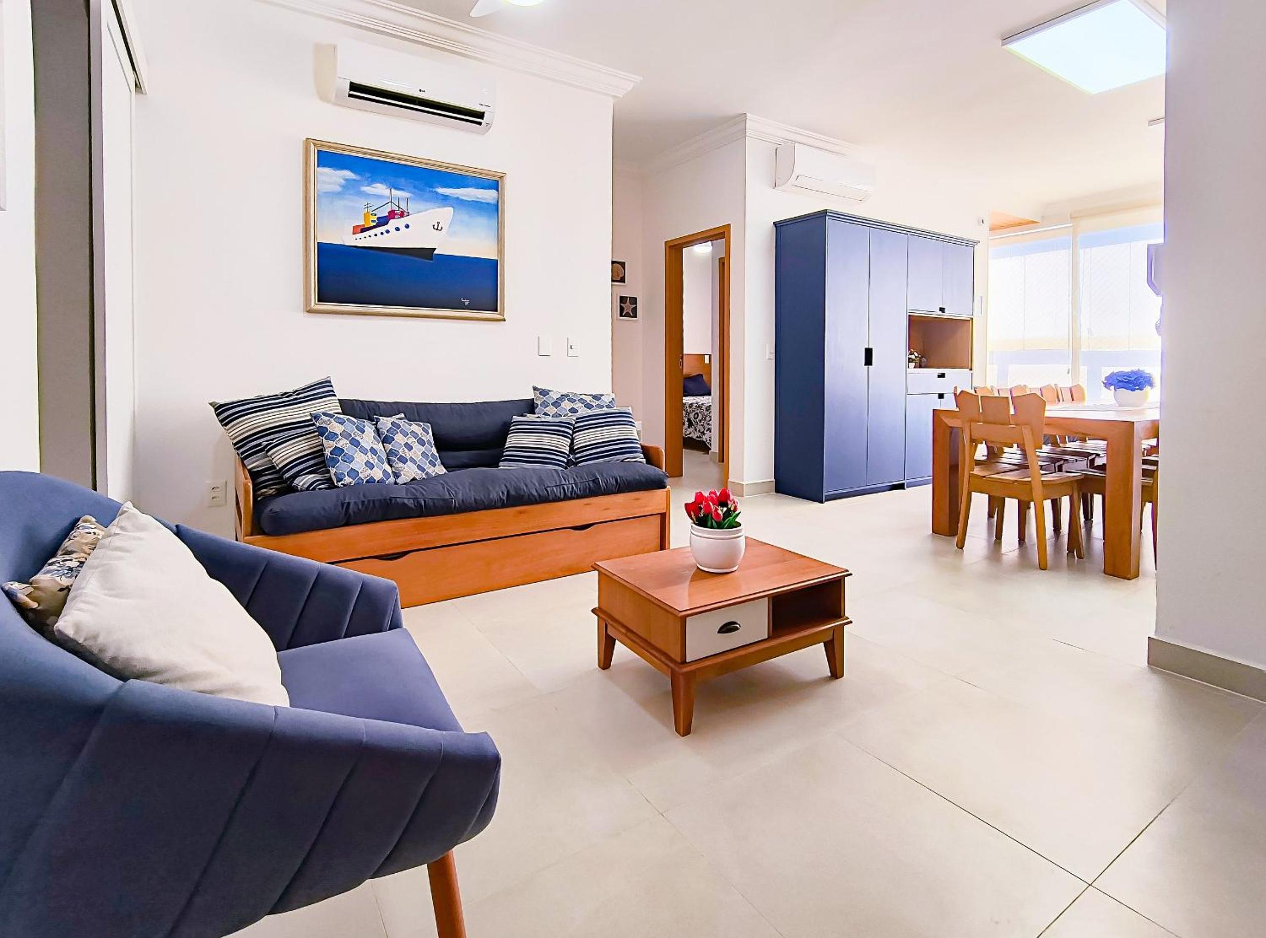 Apartamentos a 100m Praia das Toninhas PISCINA AQUECIDA