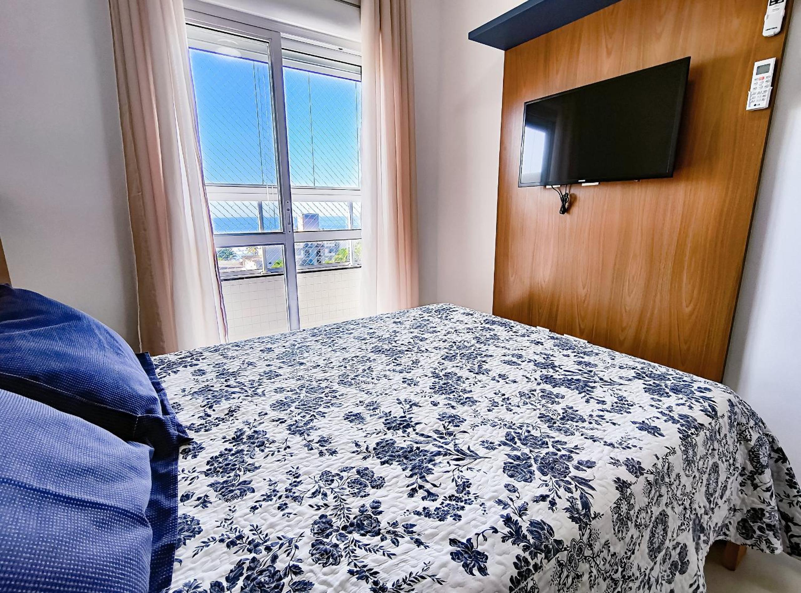 Apartamentos a 100m Praia das Toninhas PISCINA AQUECIDA