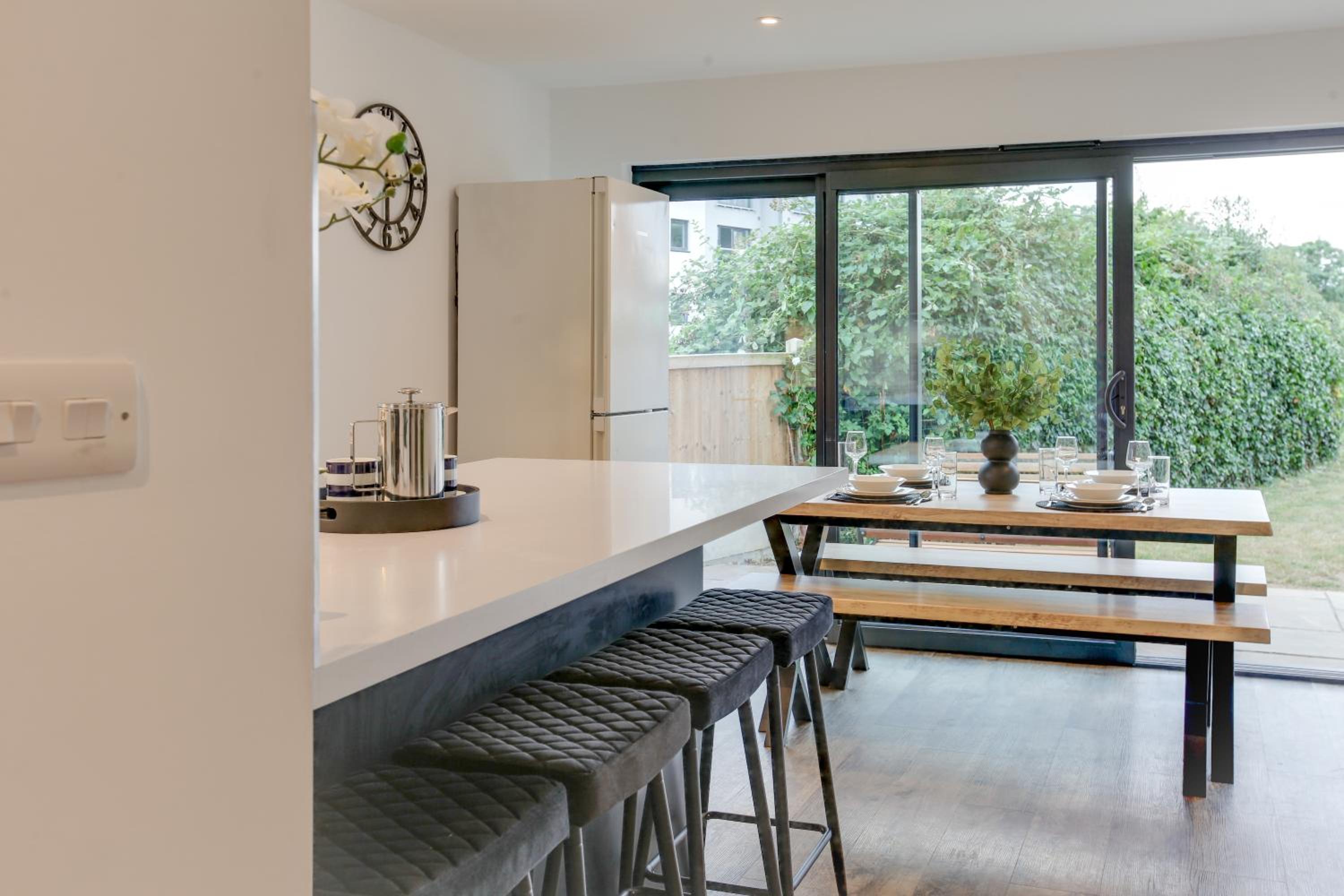 Stylish Braintree 4 Bed House Prime Location view 4