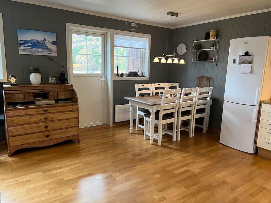 Cozy apartement near Besseggen with a nice outdoor area! view 4