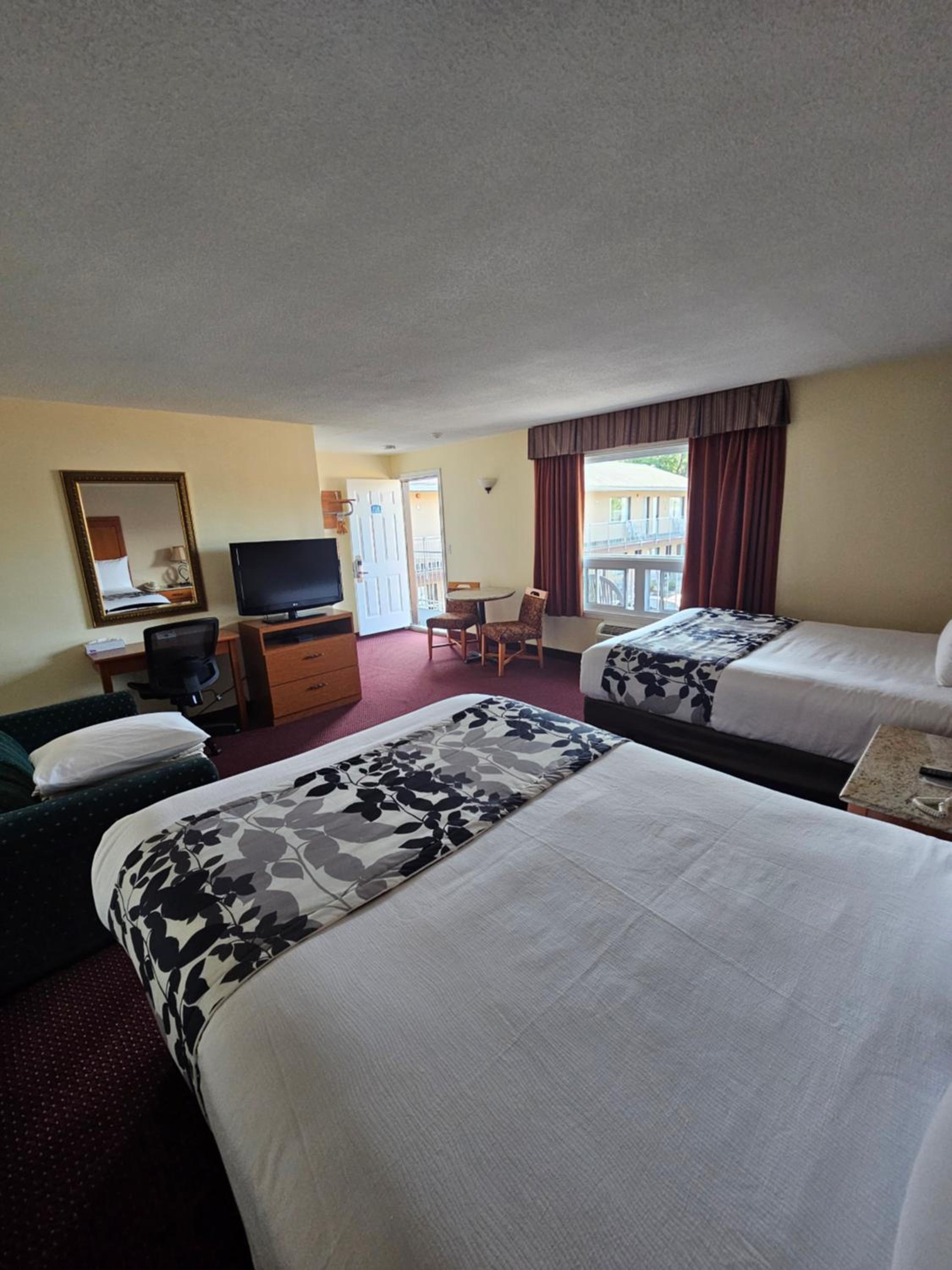 Huntsville Vacations - Huntsville Inn - Property Image 3