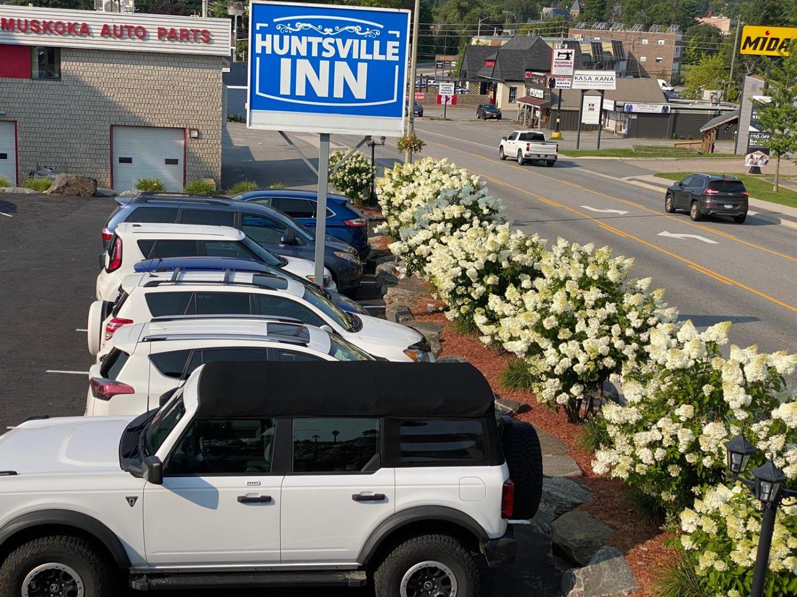 Huntsville Vacations - Huntsville Inn - Property Image 5