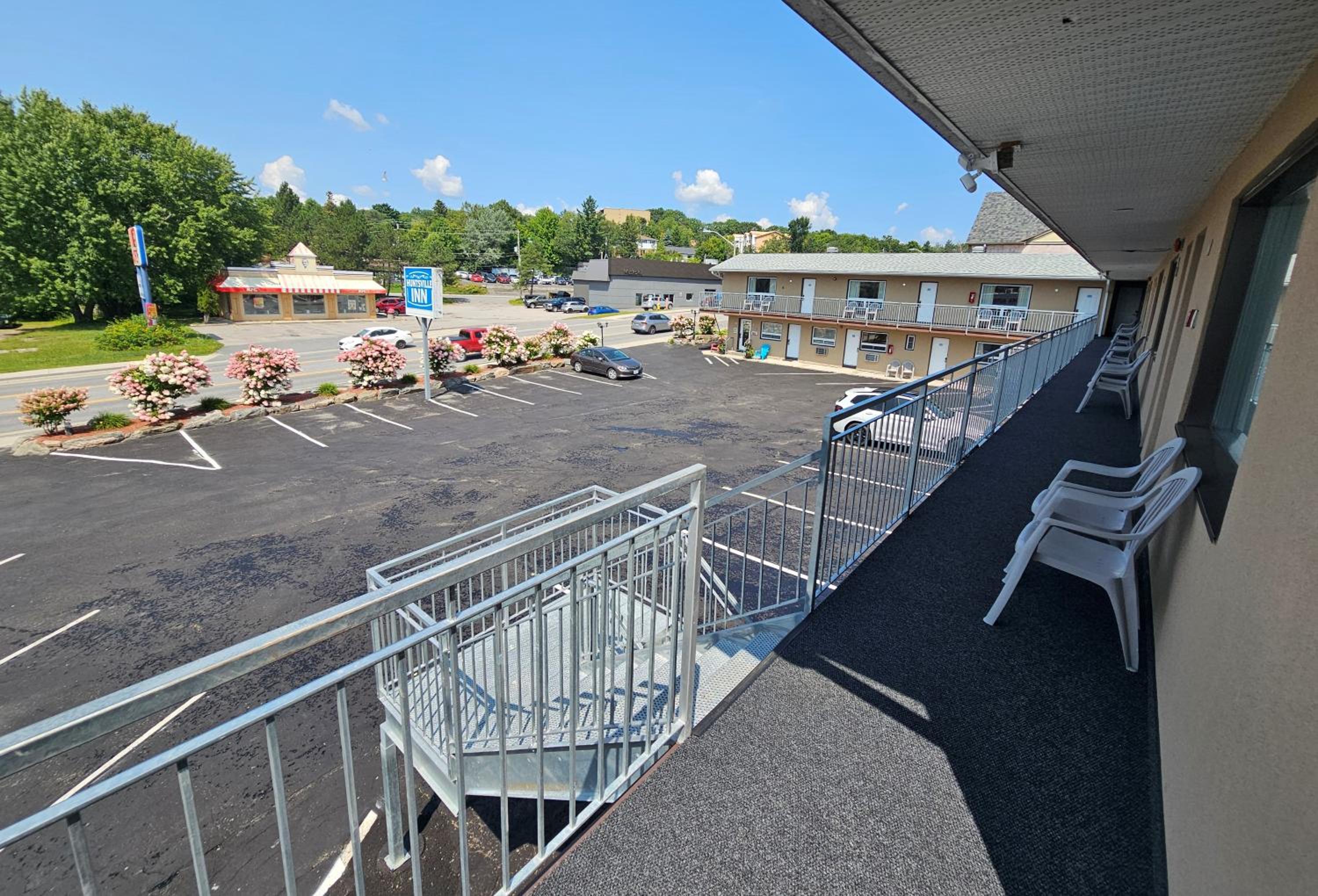 Huntsville Vacations - Huntsville Inn - Property Image 1