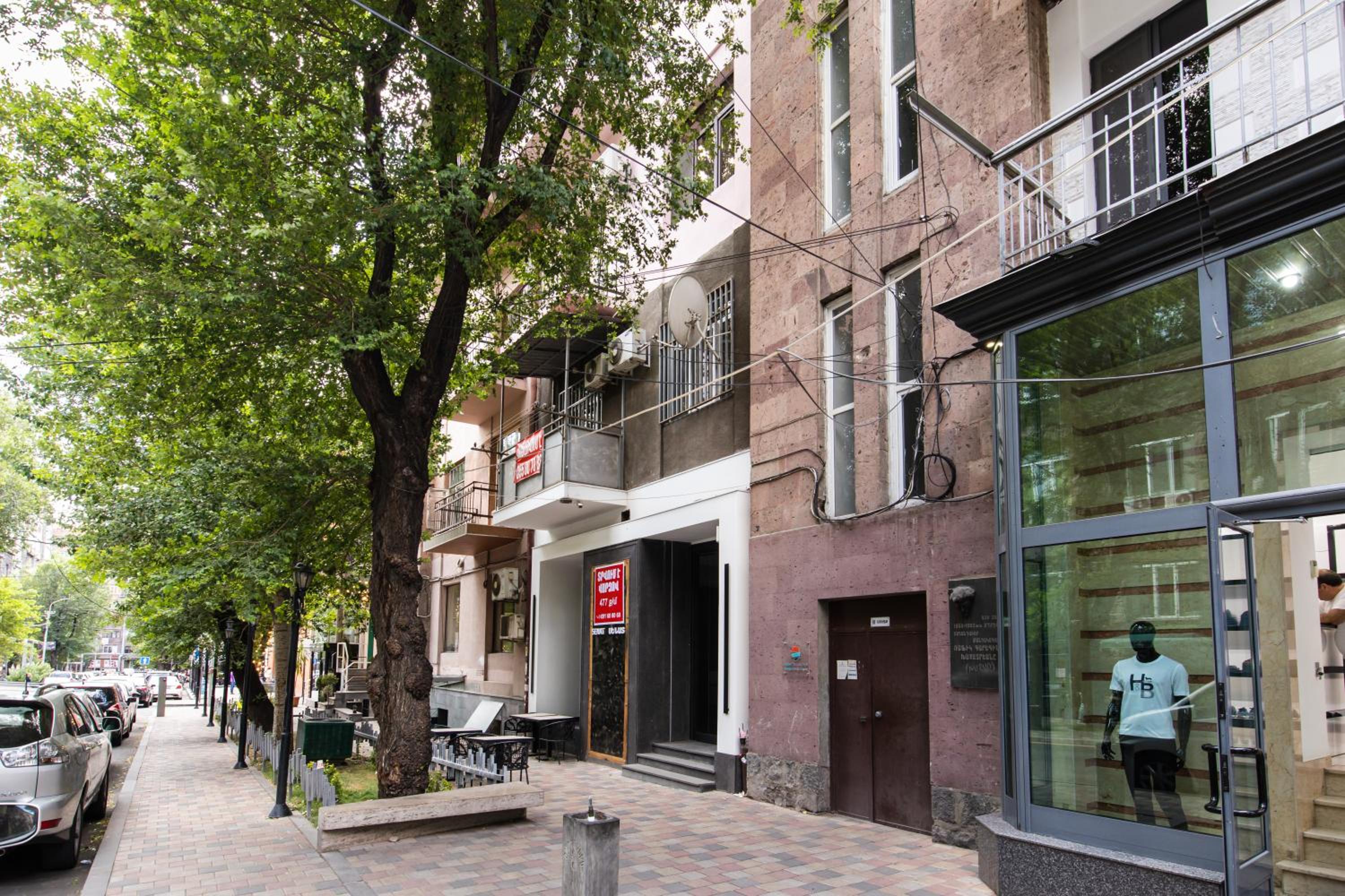 hotelise I Emerald Apartment