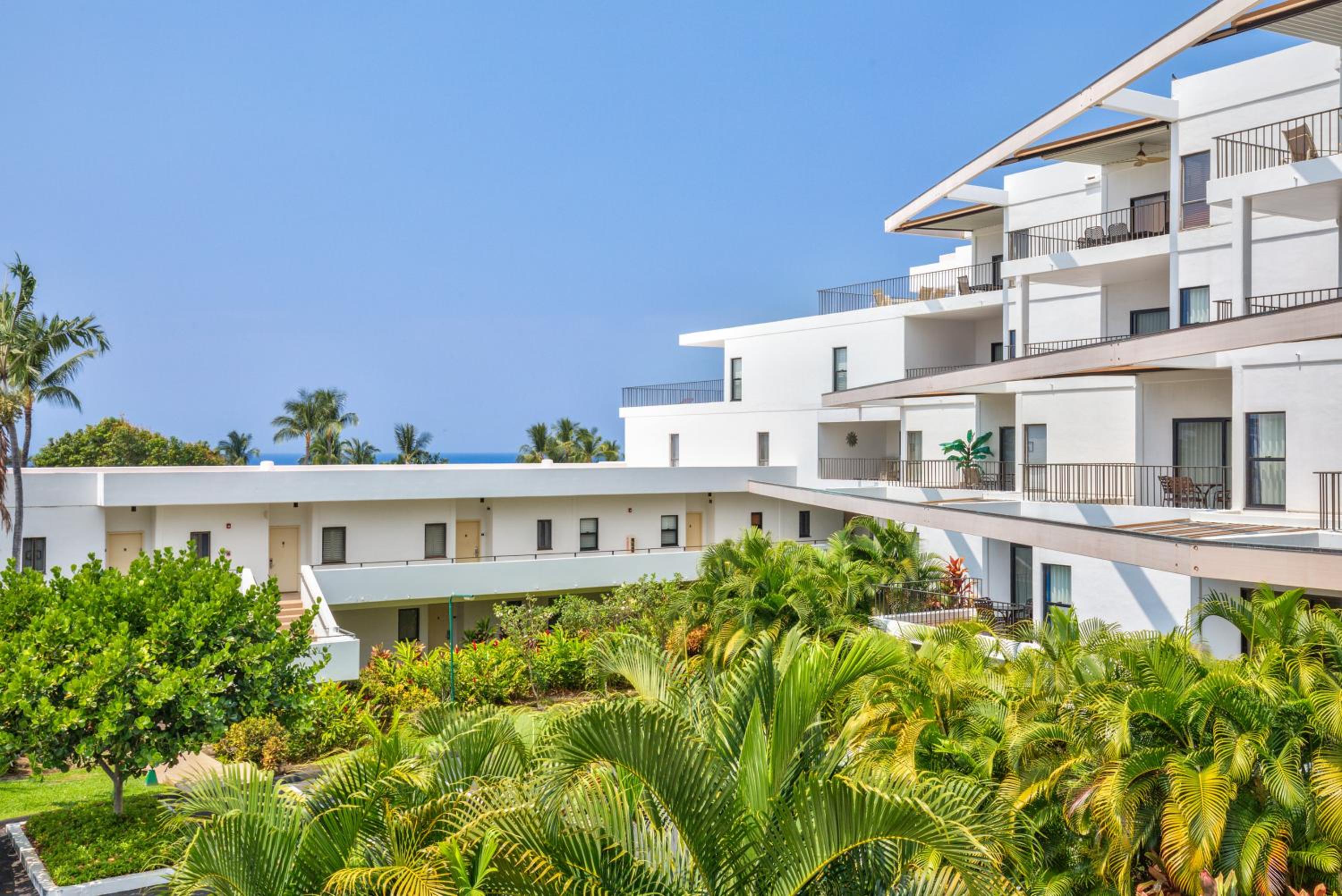 Royal Sea Cliff Kona by OUTRIGGER view 3