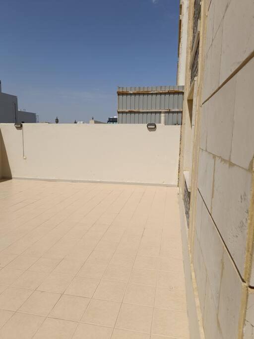 Rooftop apt w patio rawdah