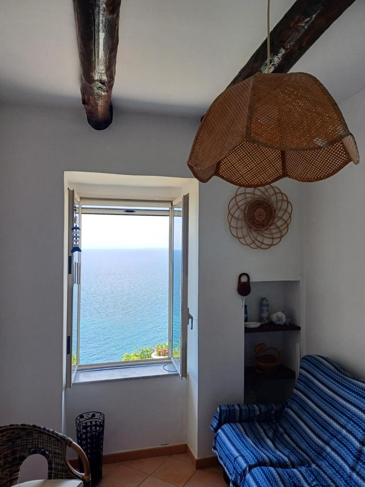 LA LUNA e IL FARO photo 3