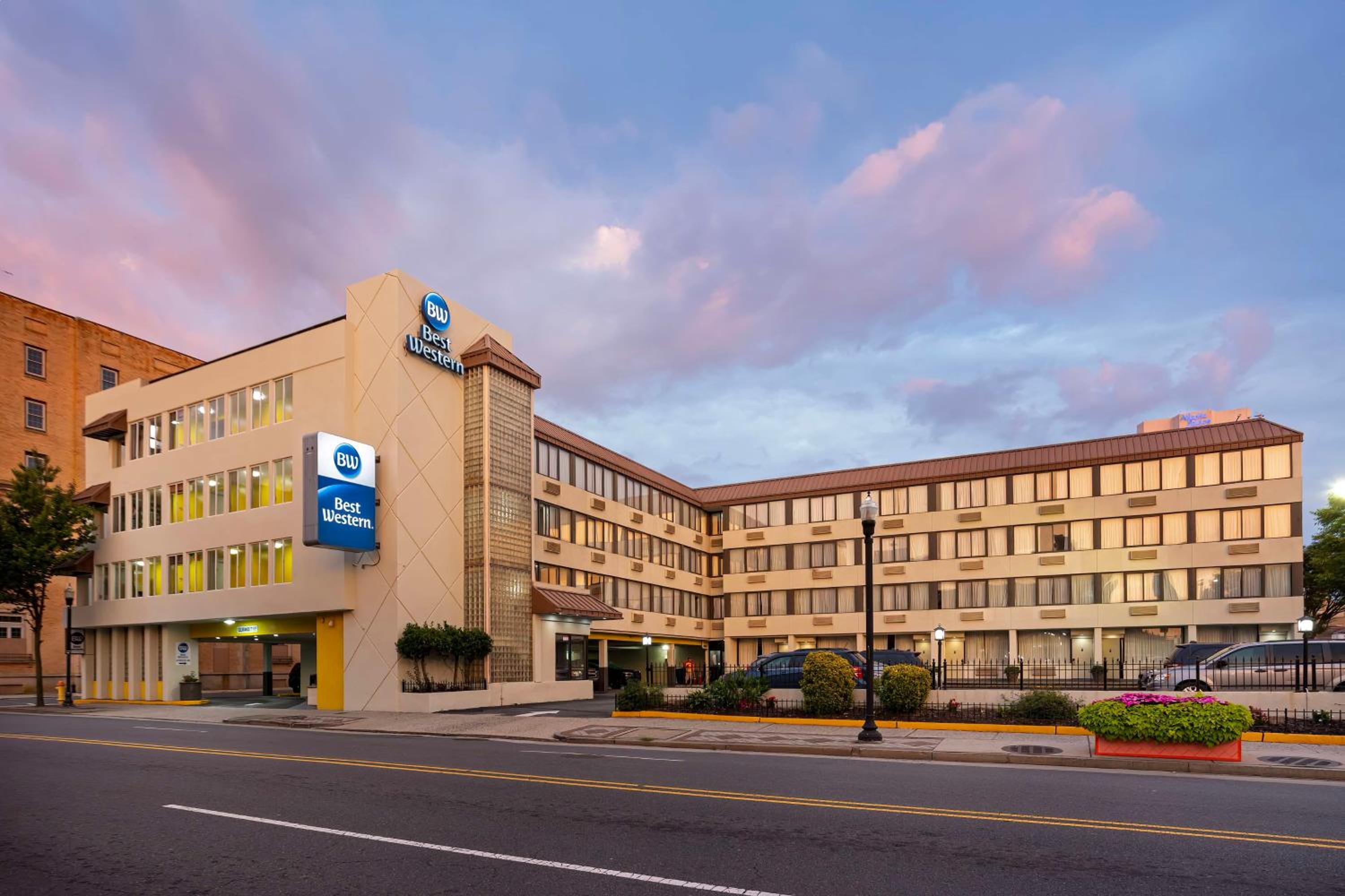 Hotel Best Western Atlantic City Beach Block - Image 1